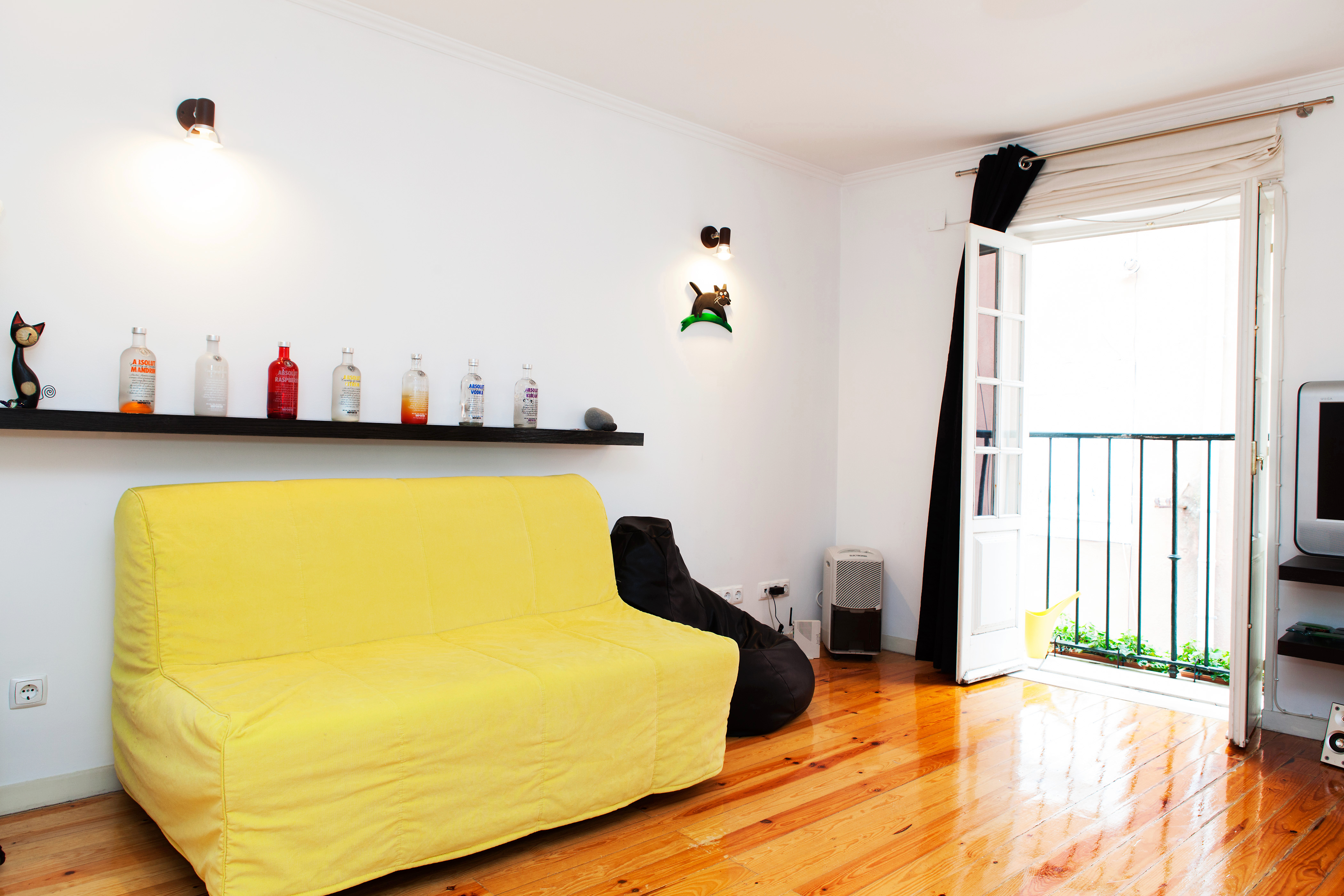 Alfama: Enjoy Lisbon as a Local in Santa Maria Maior, Lisbon
