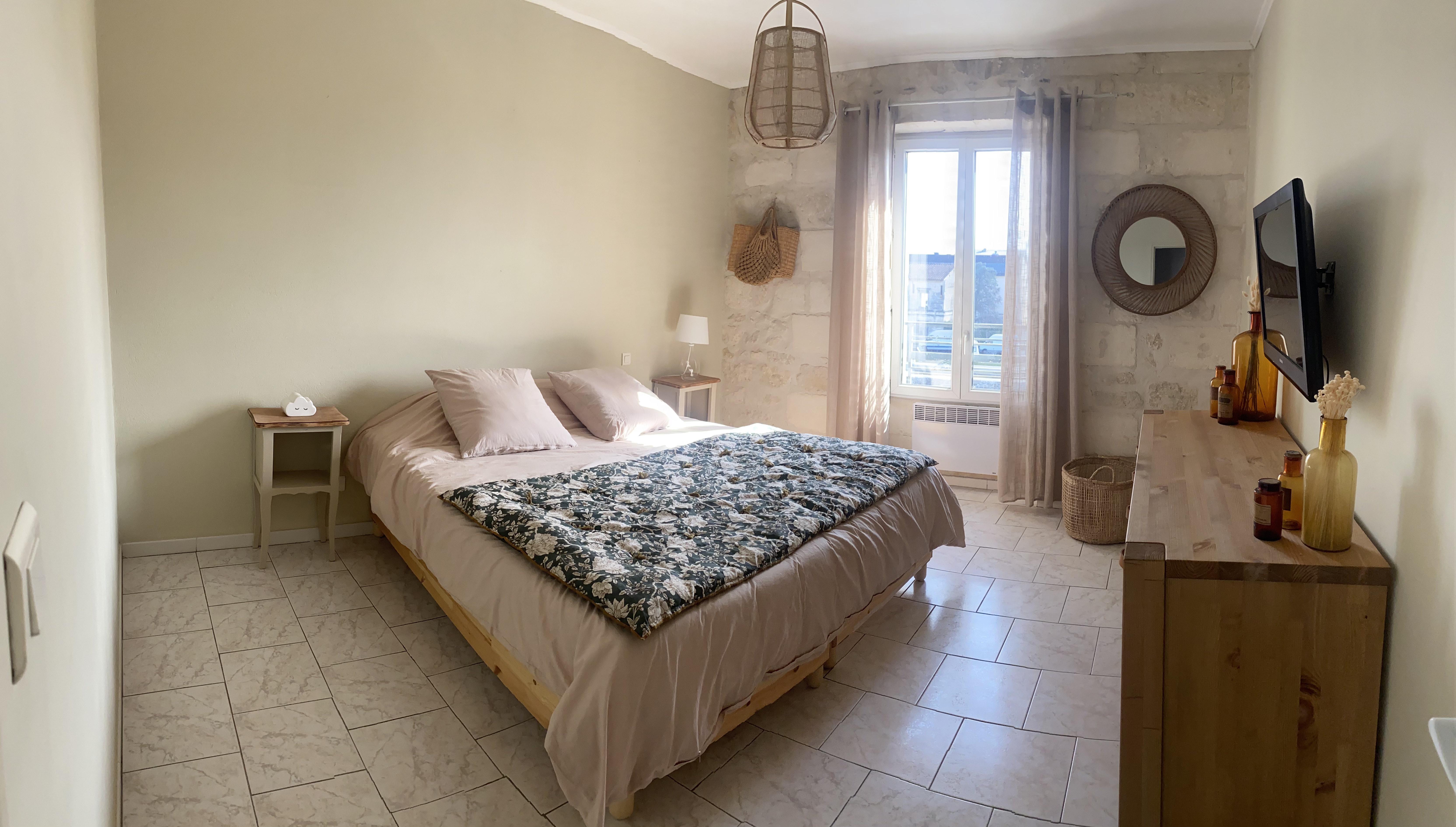 Beautiful Very Bright Apartment: Le Belle-vue