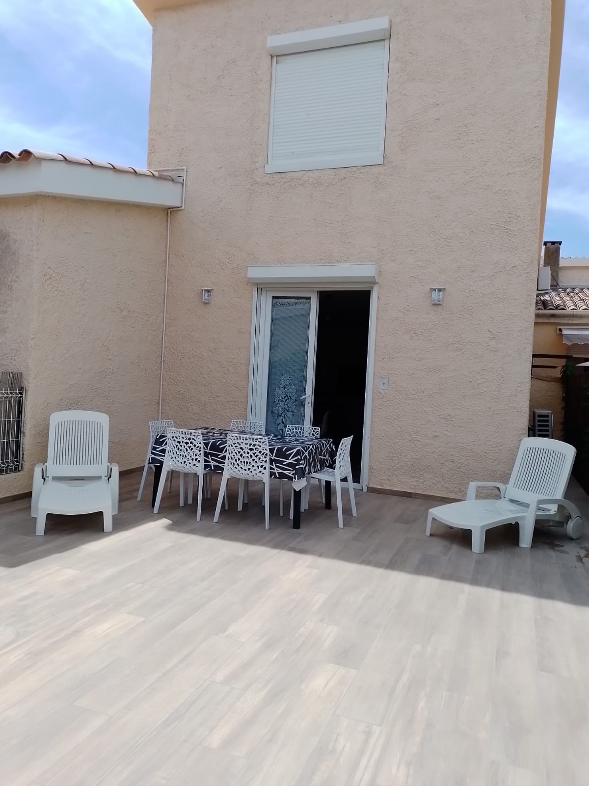 Mini villa near the sea