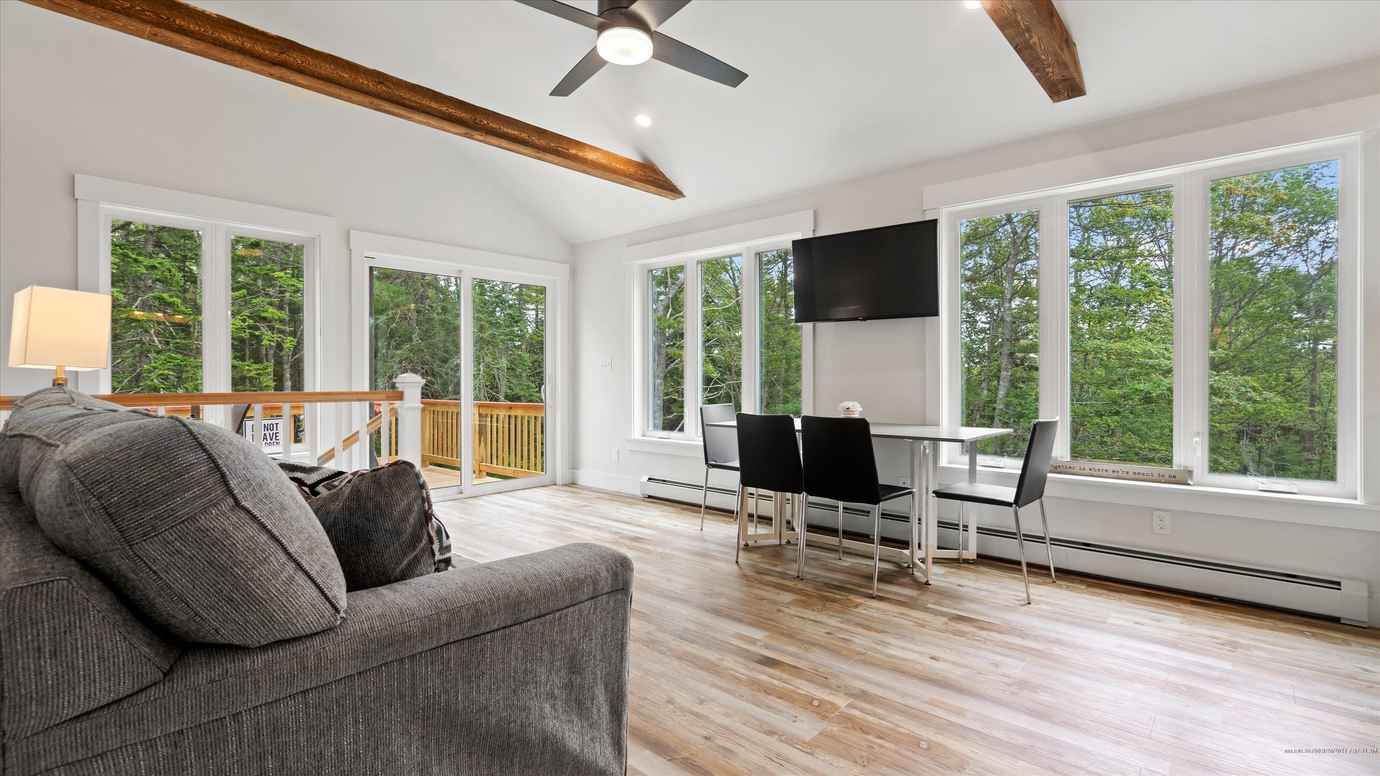 Boothbay Bungalow (entire home)