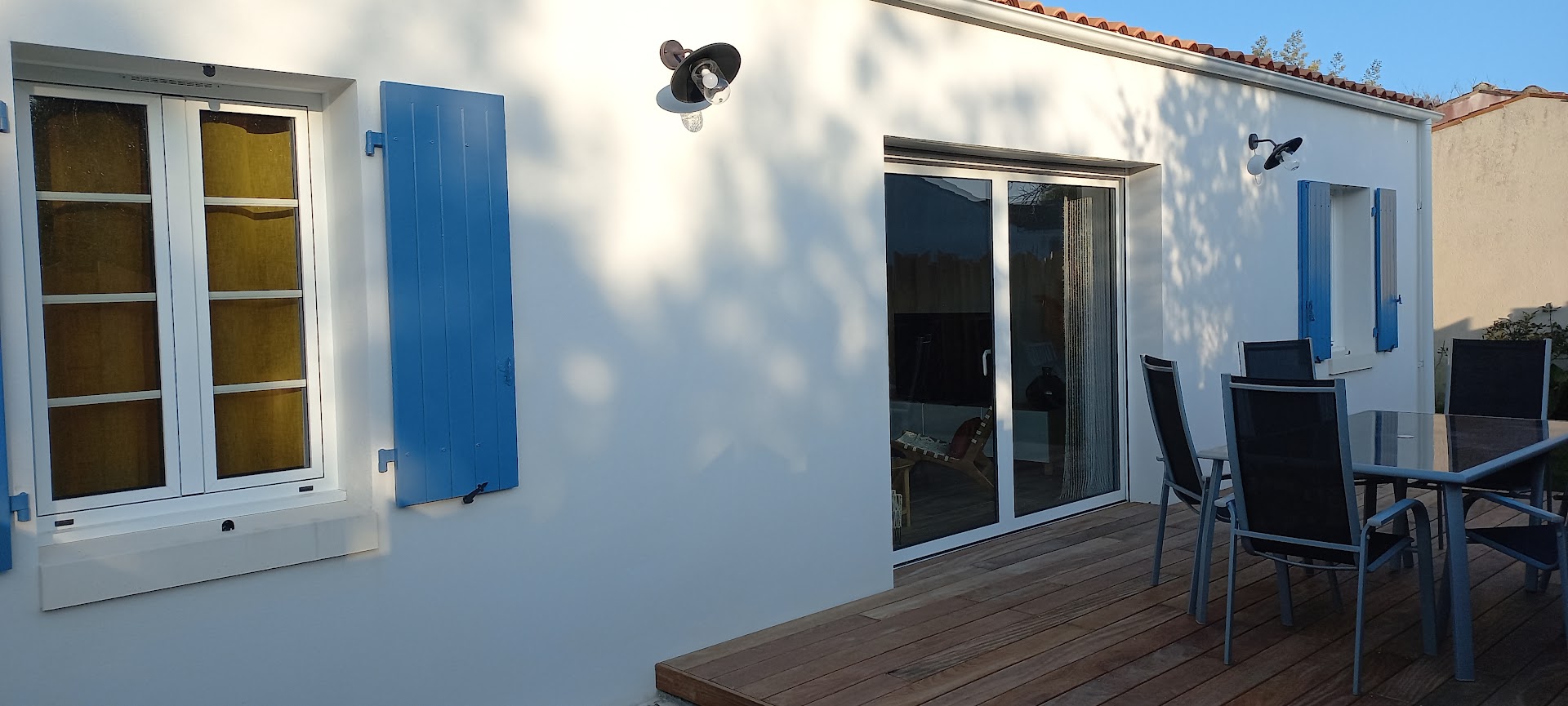 Welcome  to Salba  our house  on the edge of.mer