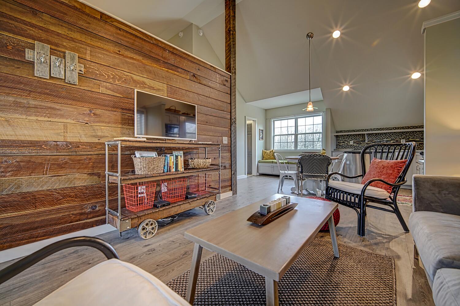 Hayesville Creekside Treehouse