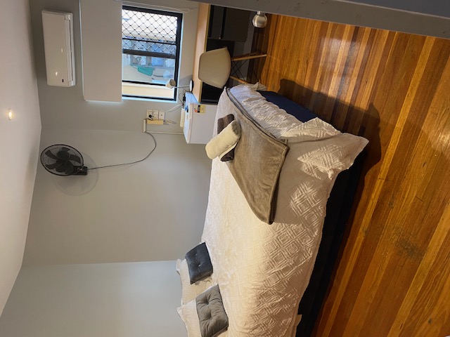 West End RM 8 Queen: Reduced! in West End, Brisbane