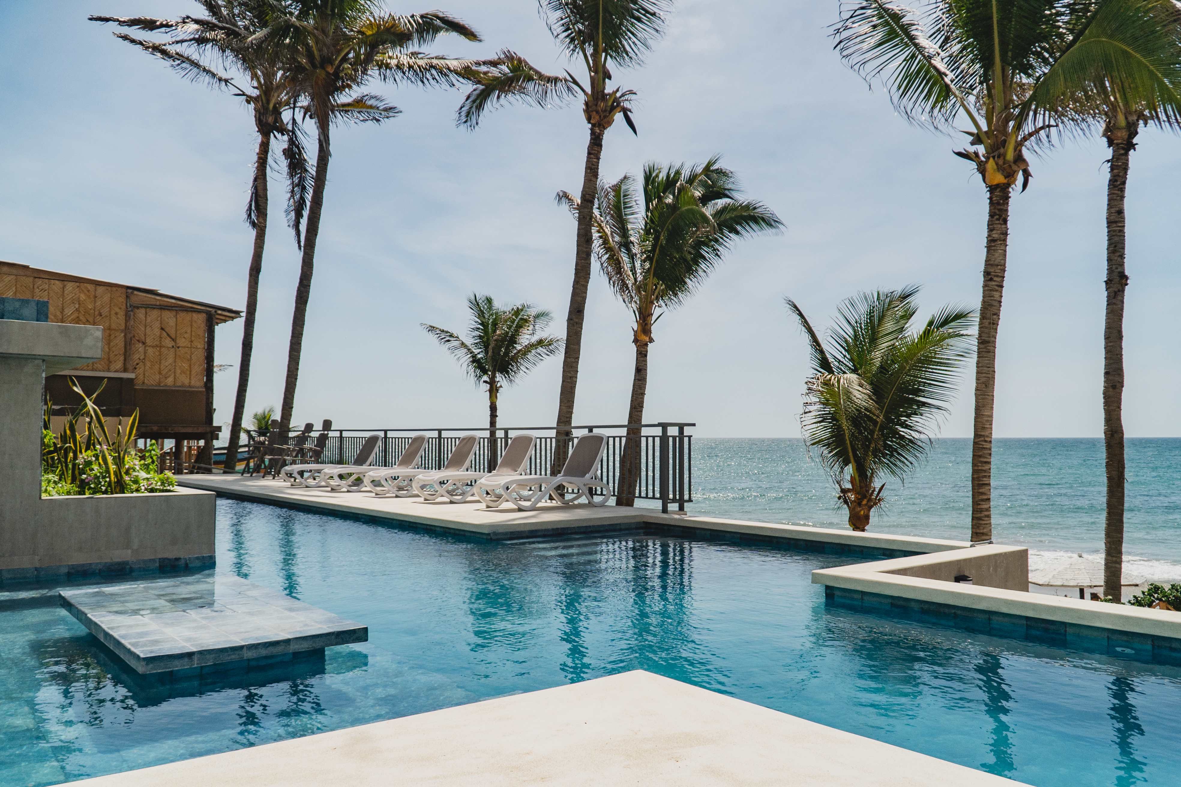 Pocitas Luxury Ocean front Apt