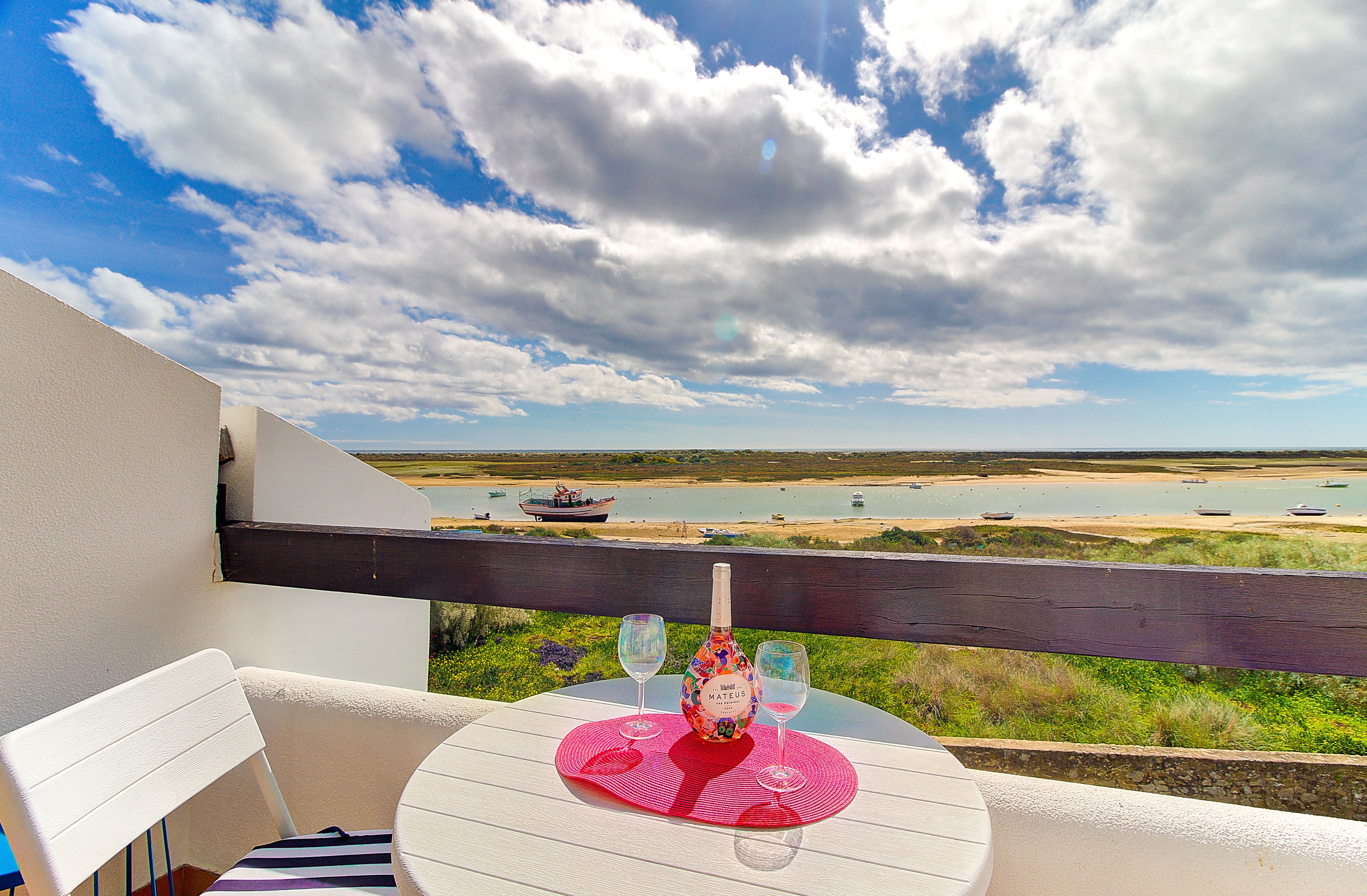 Seafront Panoramic Ocean Views