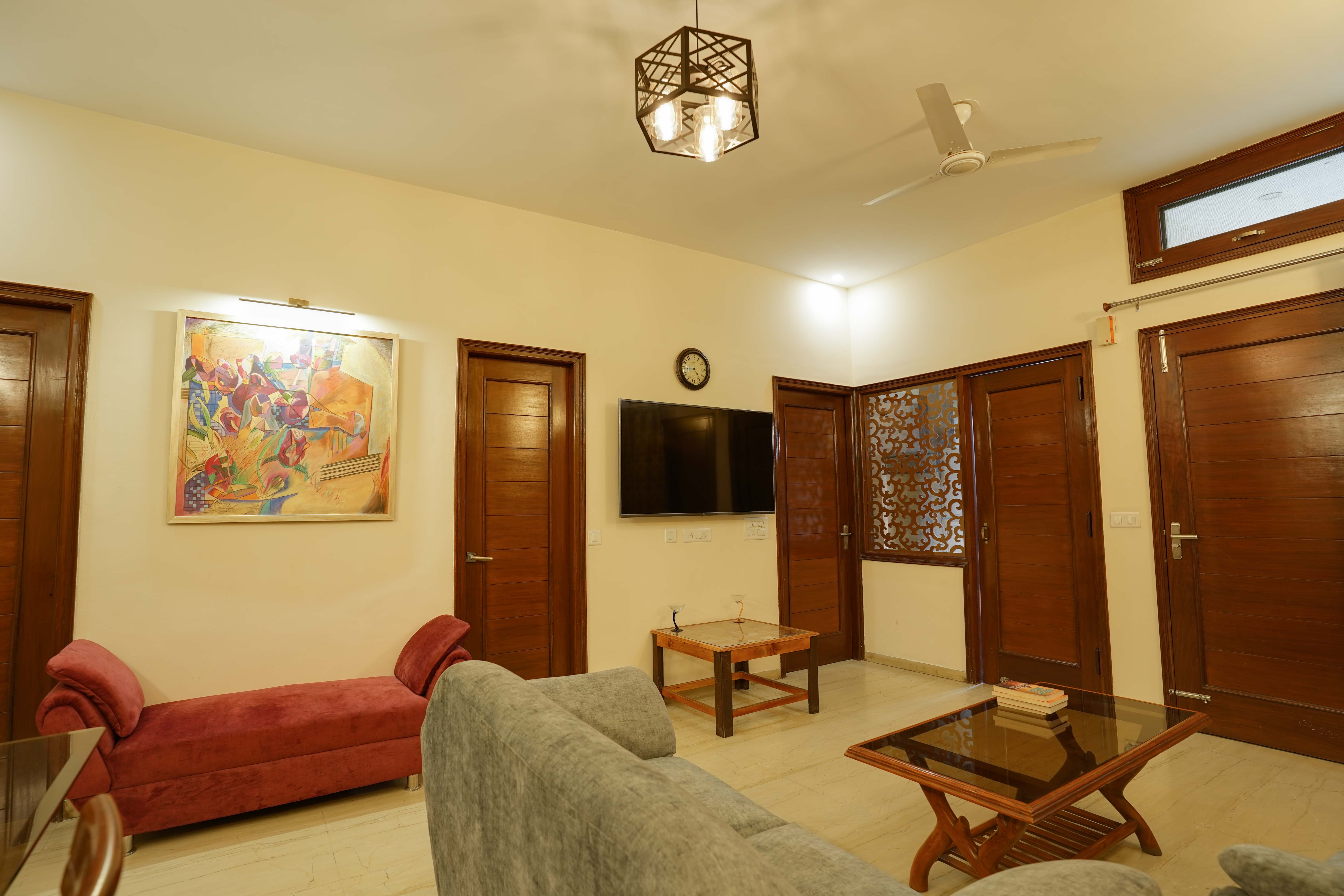Exeterrr - Centrally located 3BHK luxe Apartment