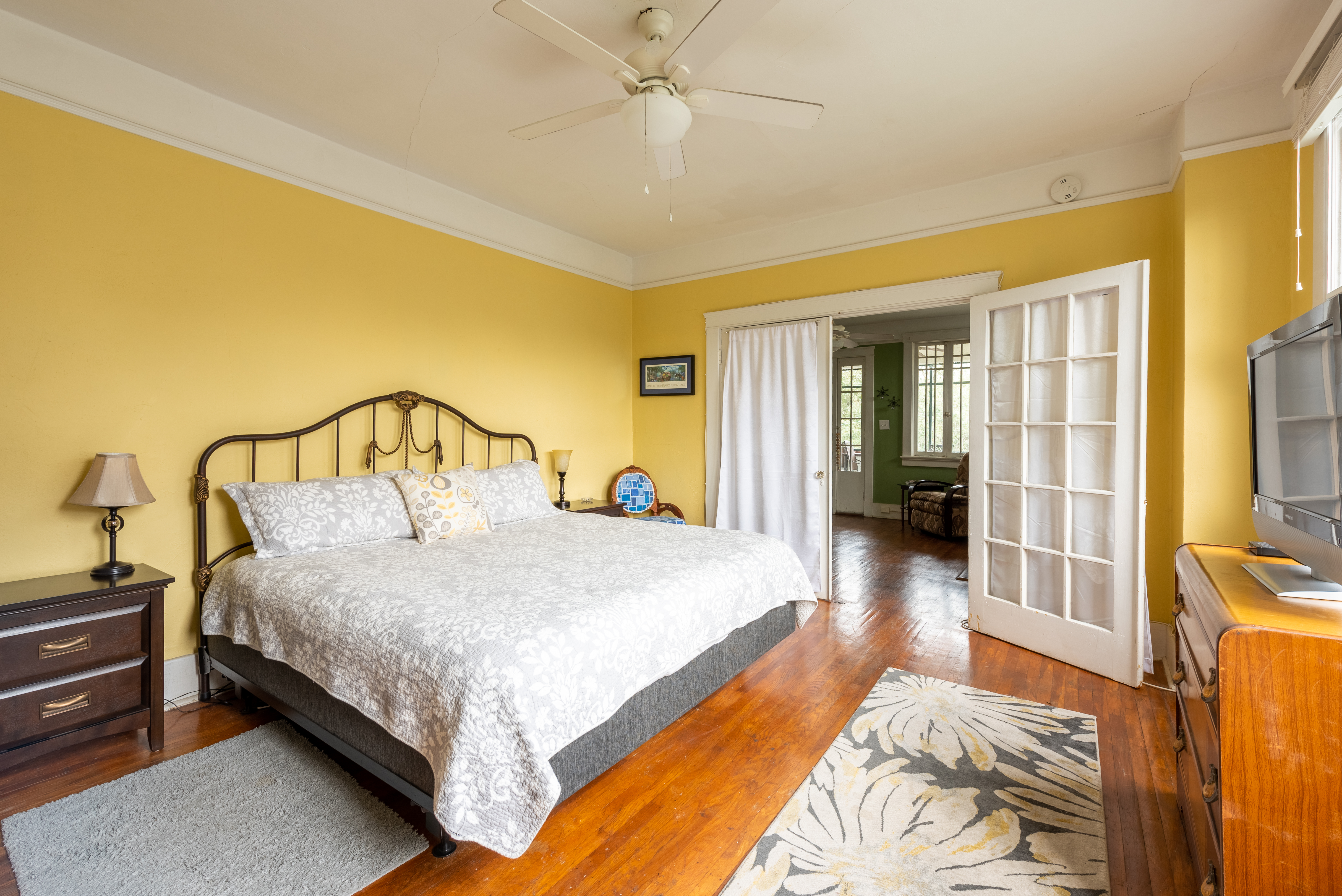 Fab Apt with Perfect Park Porch in Leonidas, New Orleans