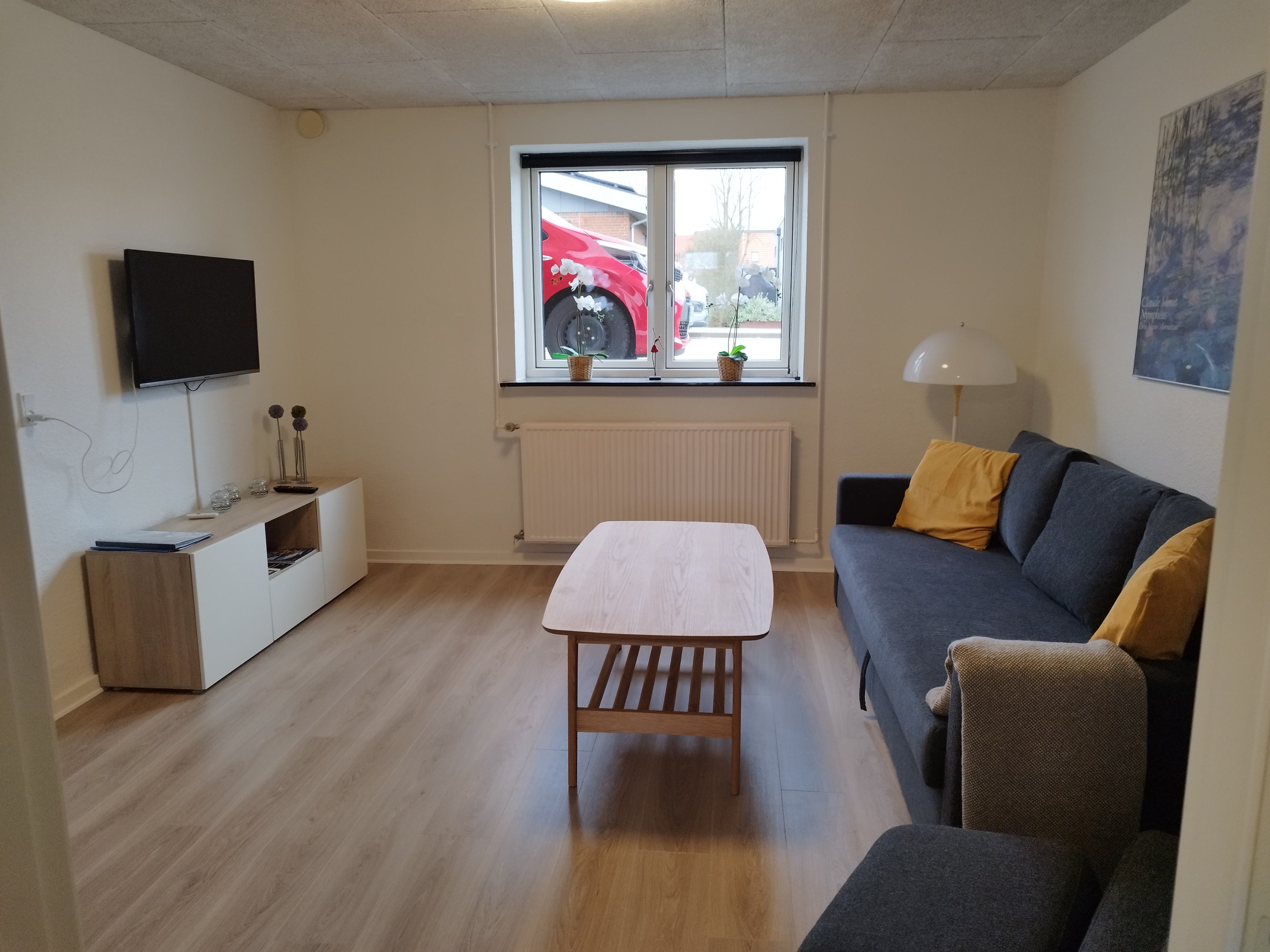 New renovated apartment in quiet residential neighborhood