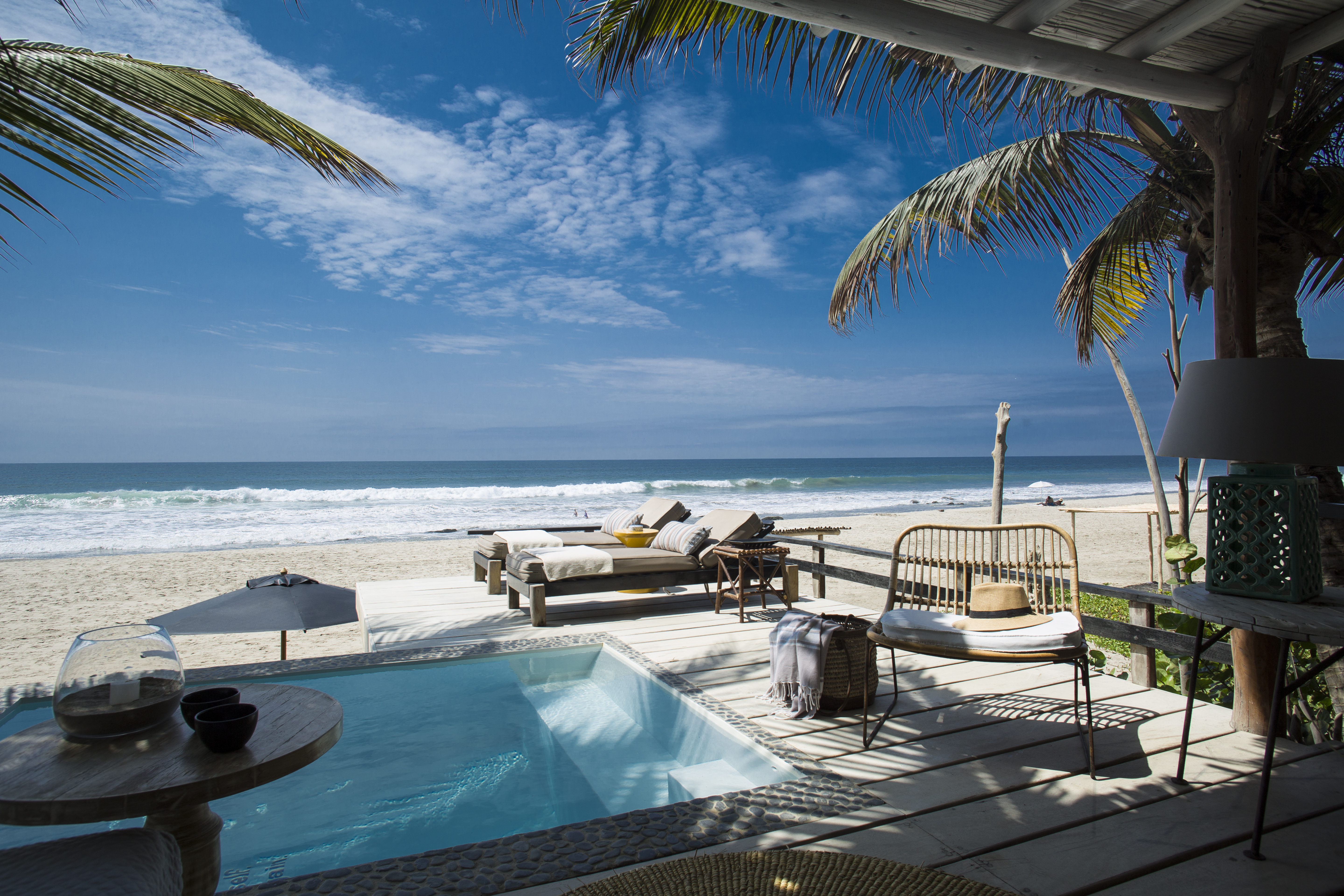 Beachfront Luxury Home with pool, air cond.