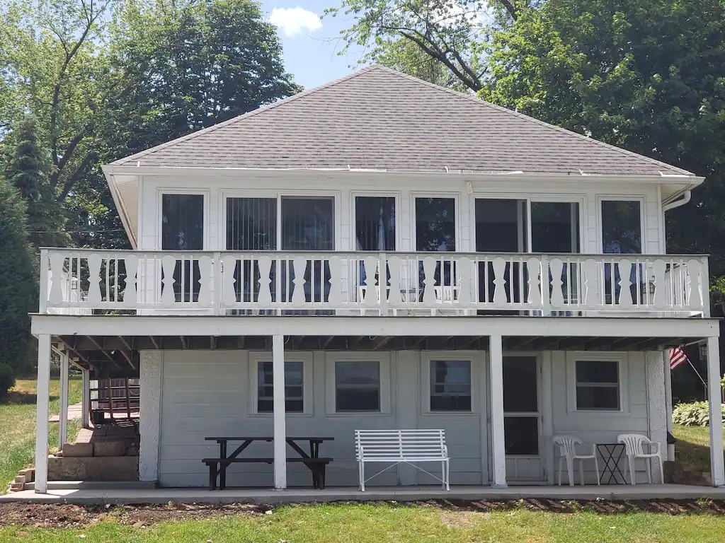 Beautiful home on Delavan Lake!