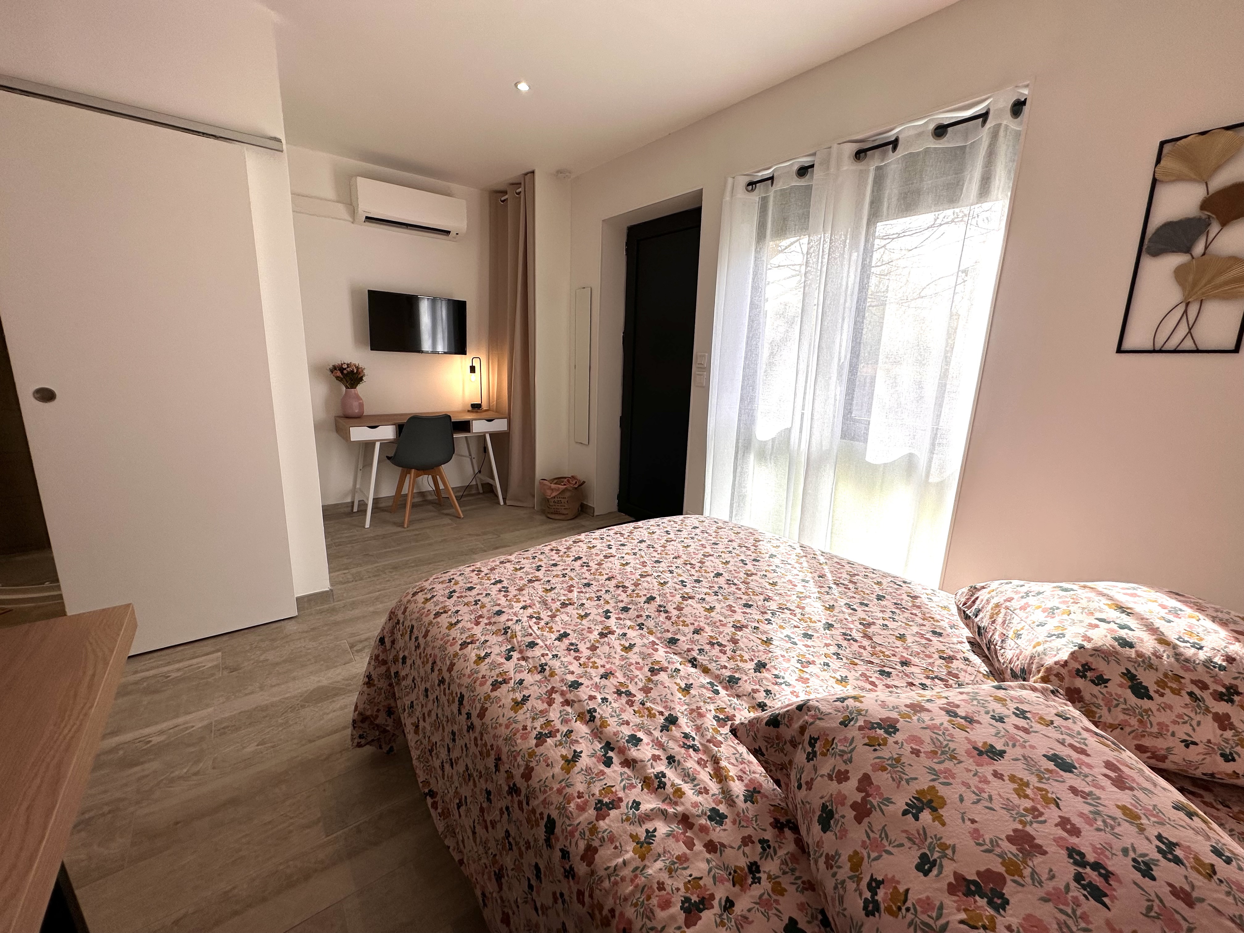 Studio house with terrace: 