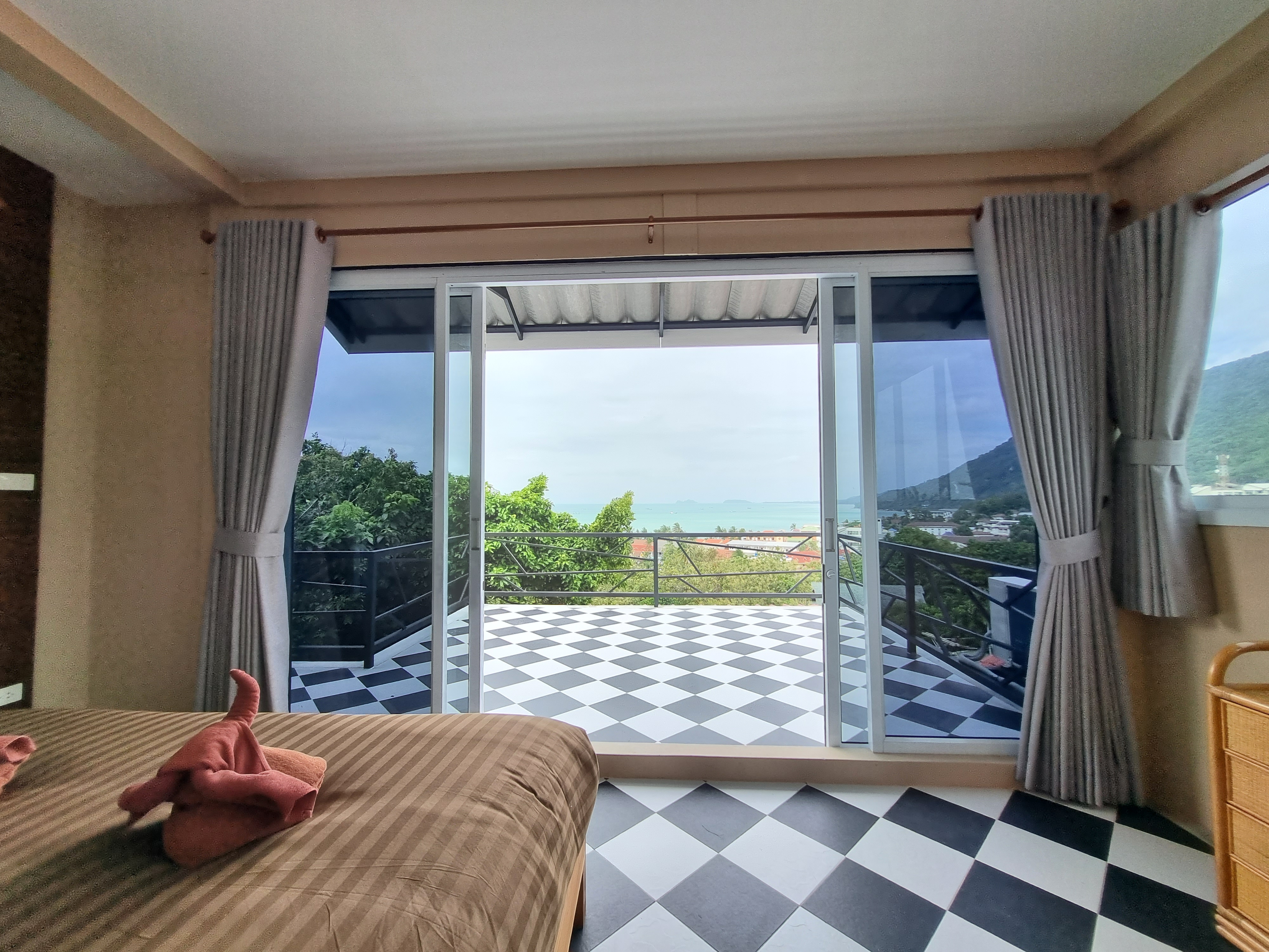 Sea breeze Haadrin sunrise and sunset room