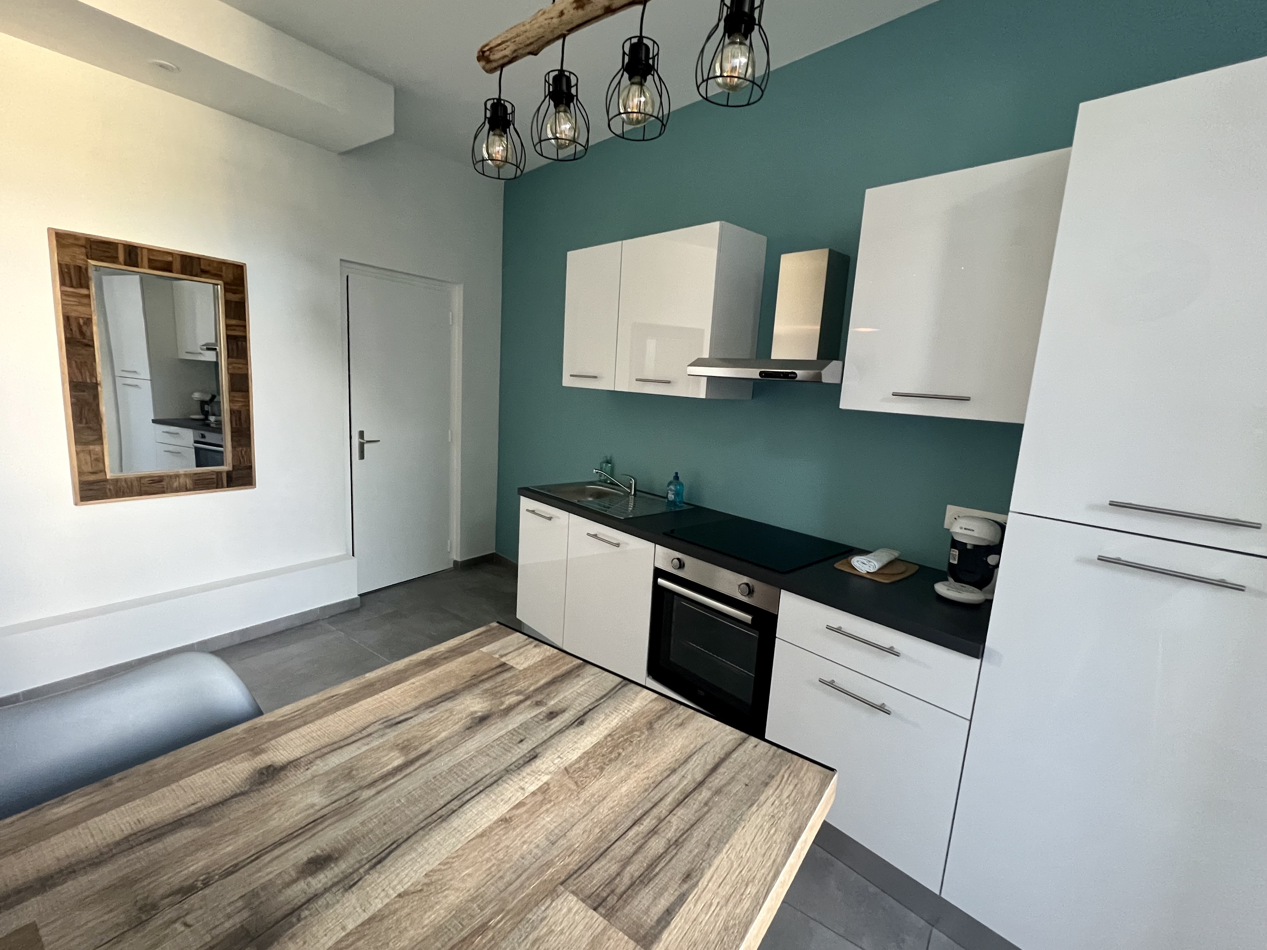 2 room cocoon in the city center with balcony