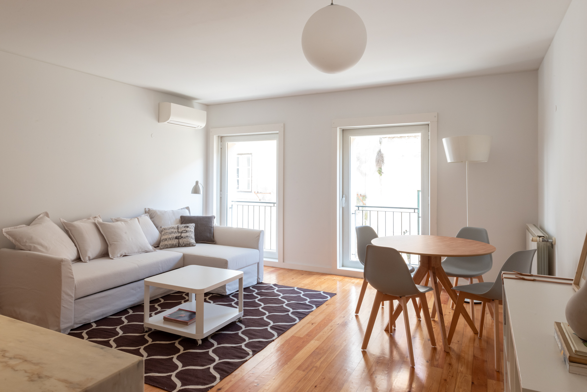Heart of Lisbon modern apartment in Misericrdia, Lisbon