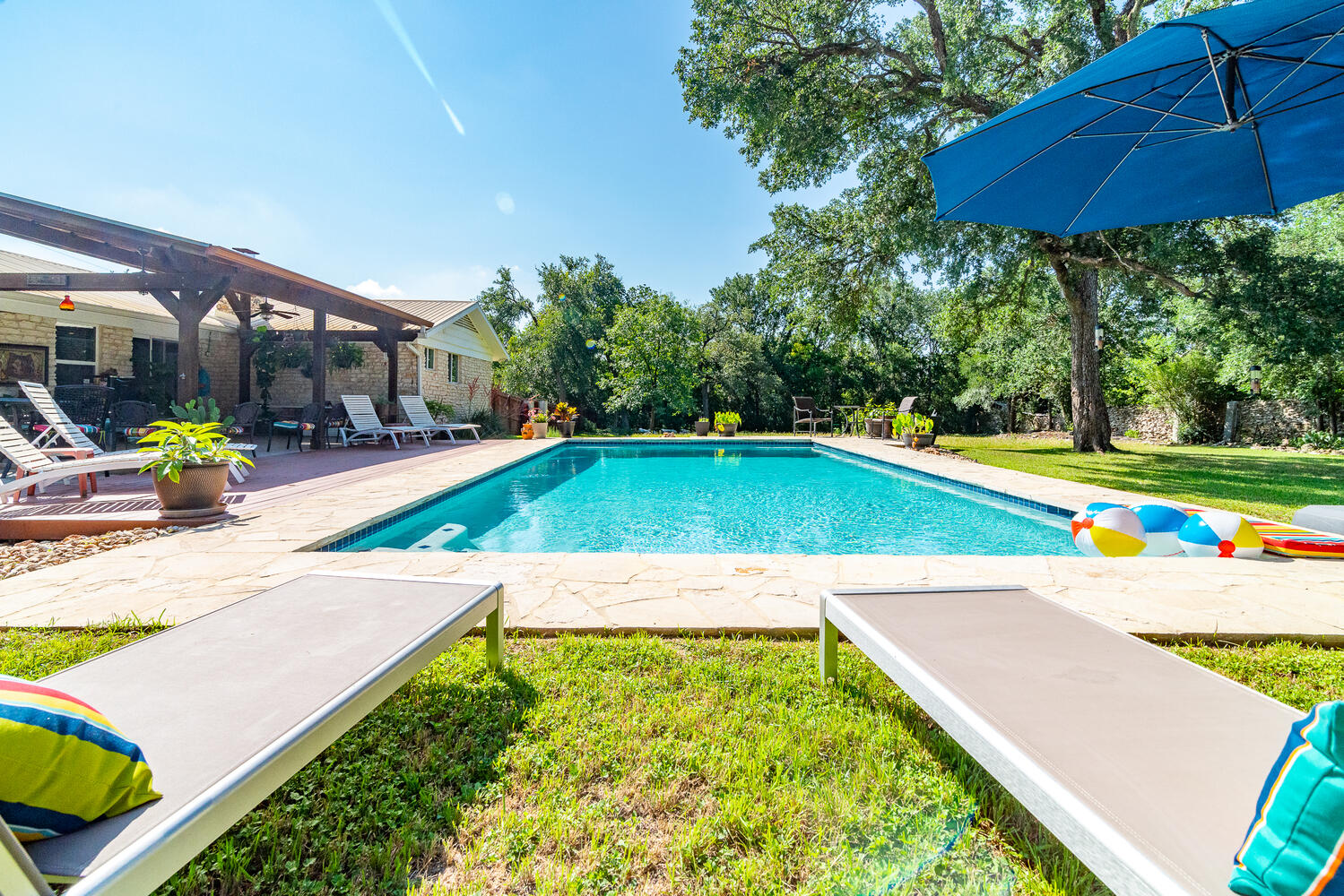 Private POOL South ATX 3 b 2.5 ba 6 mi to DT in 78749, Austin