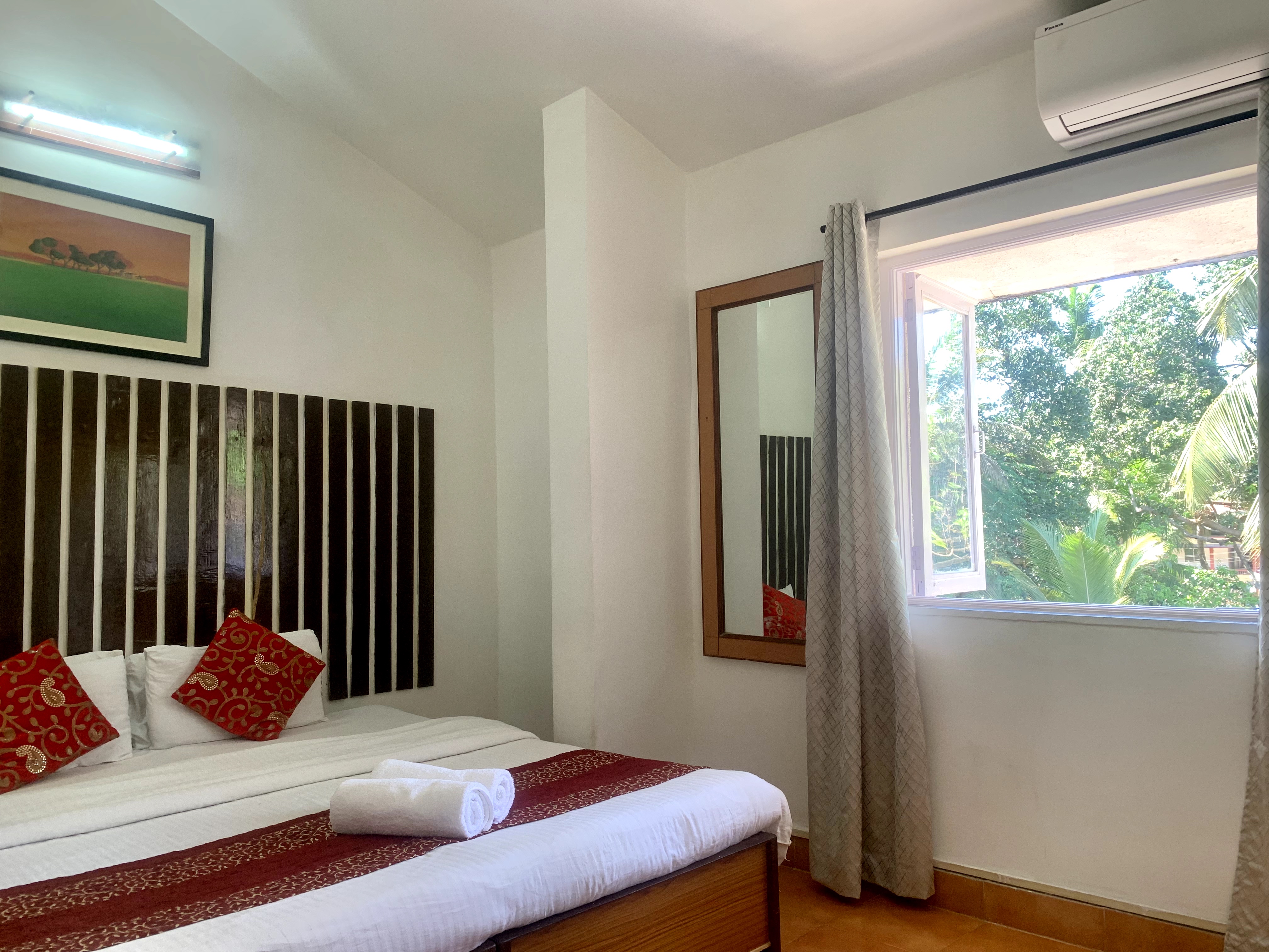 Breezy & Bright Spacious 1BHK Candolim Beach
