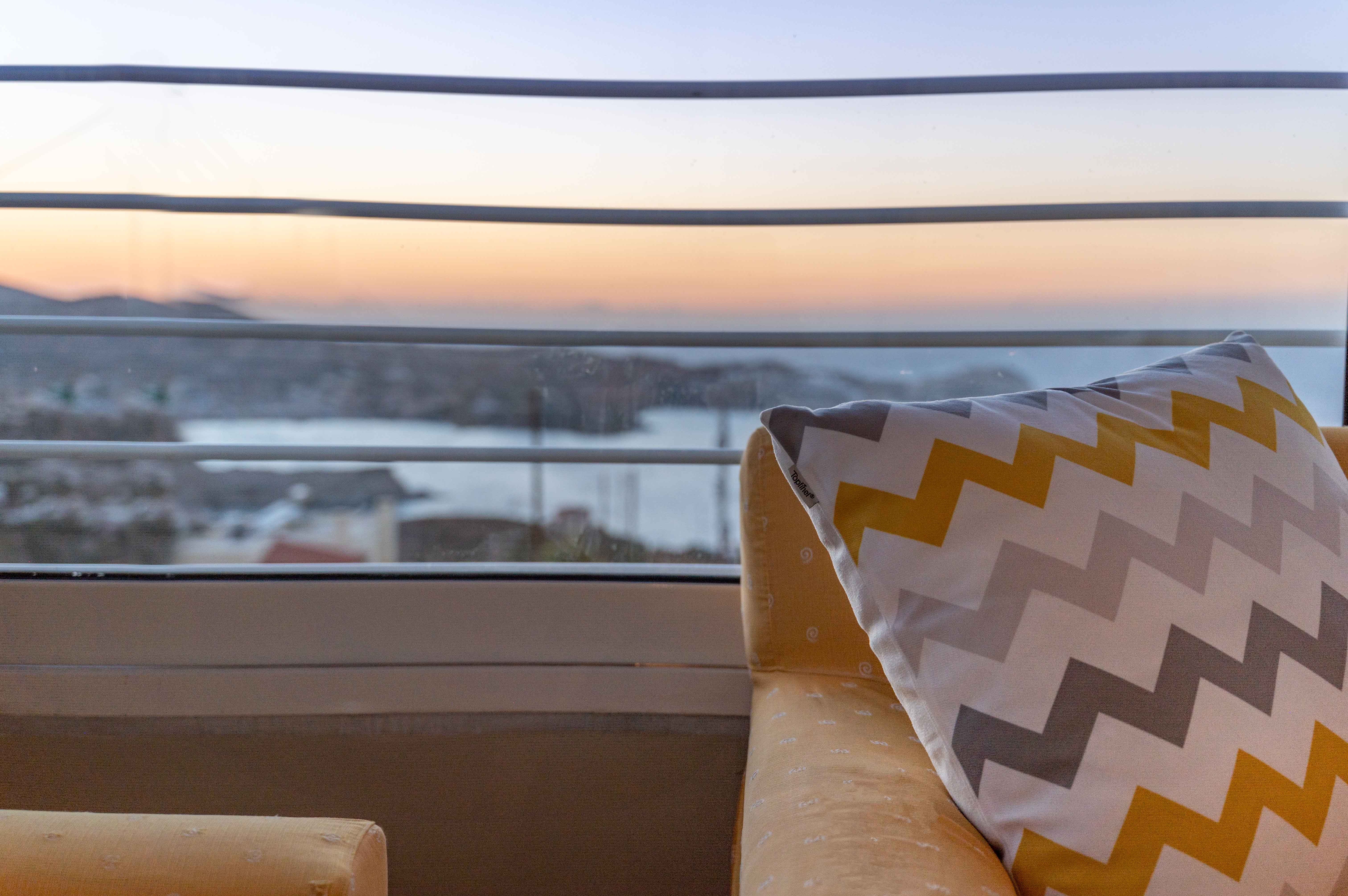 Filia's Stunning Sea view Apartment