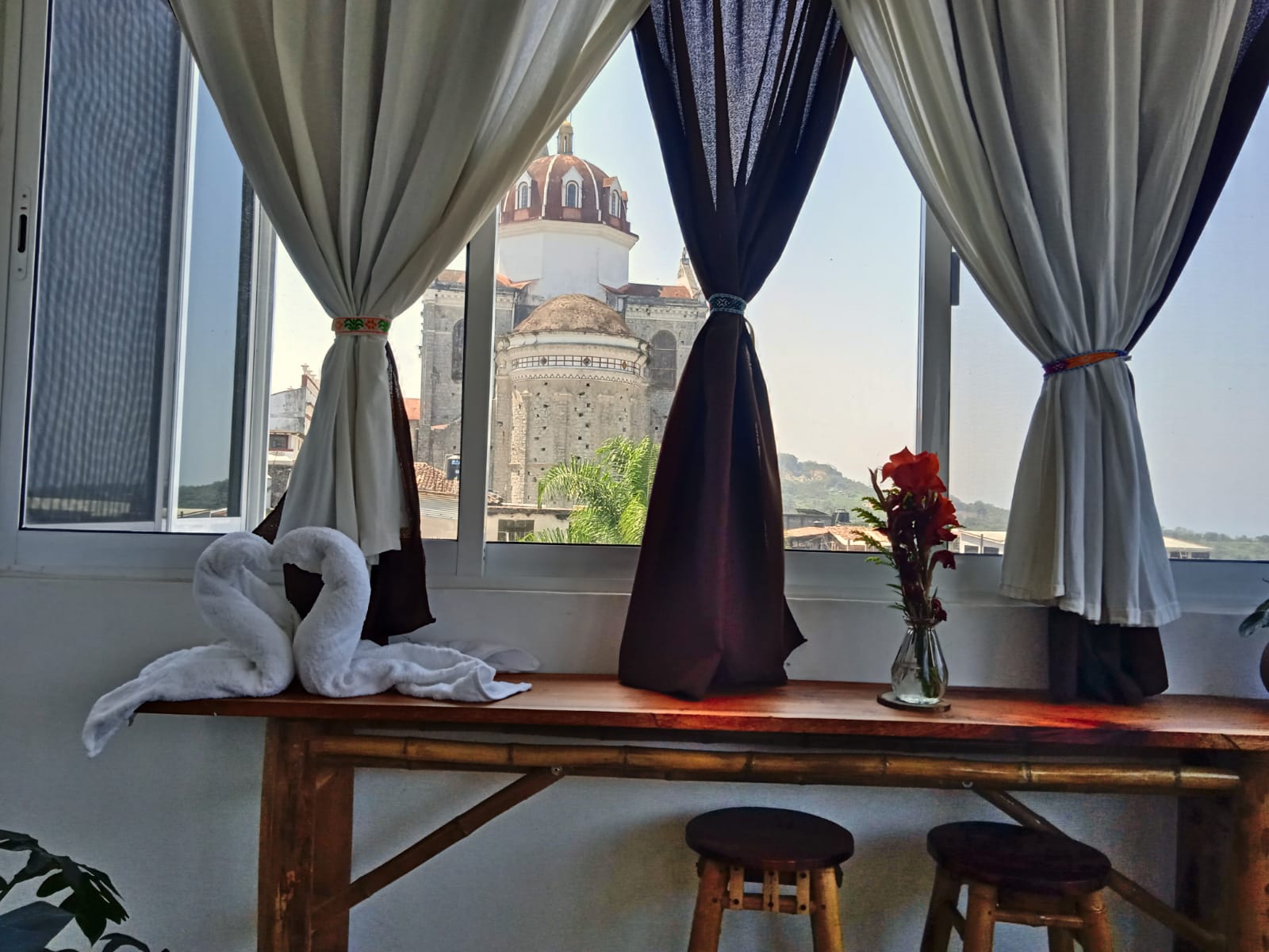 beautiful house centrally with 4 bedrooms.