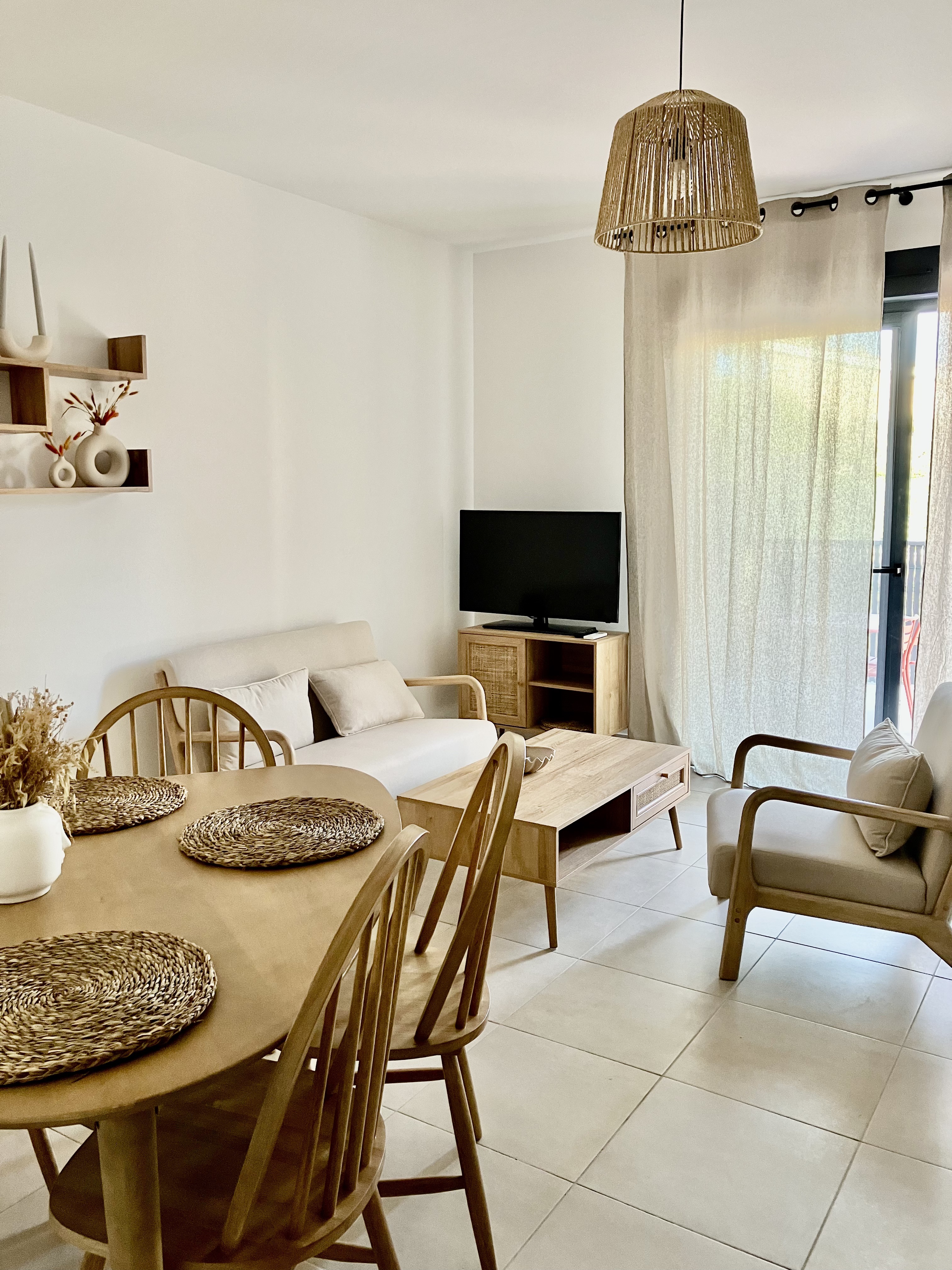 Marana, House in residence by the sea.