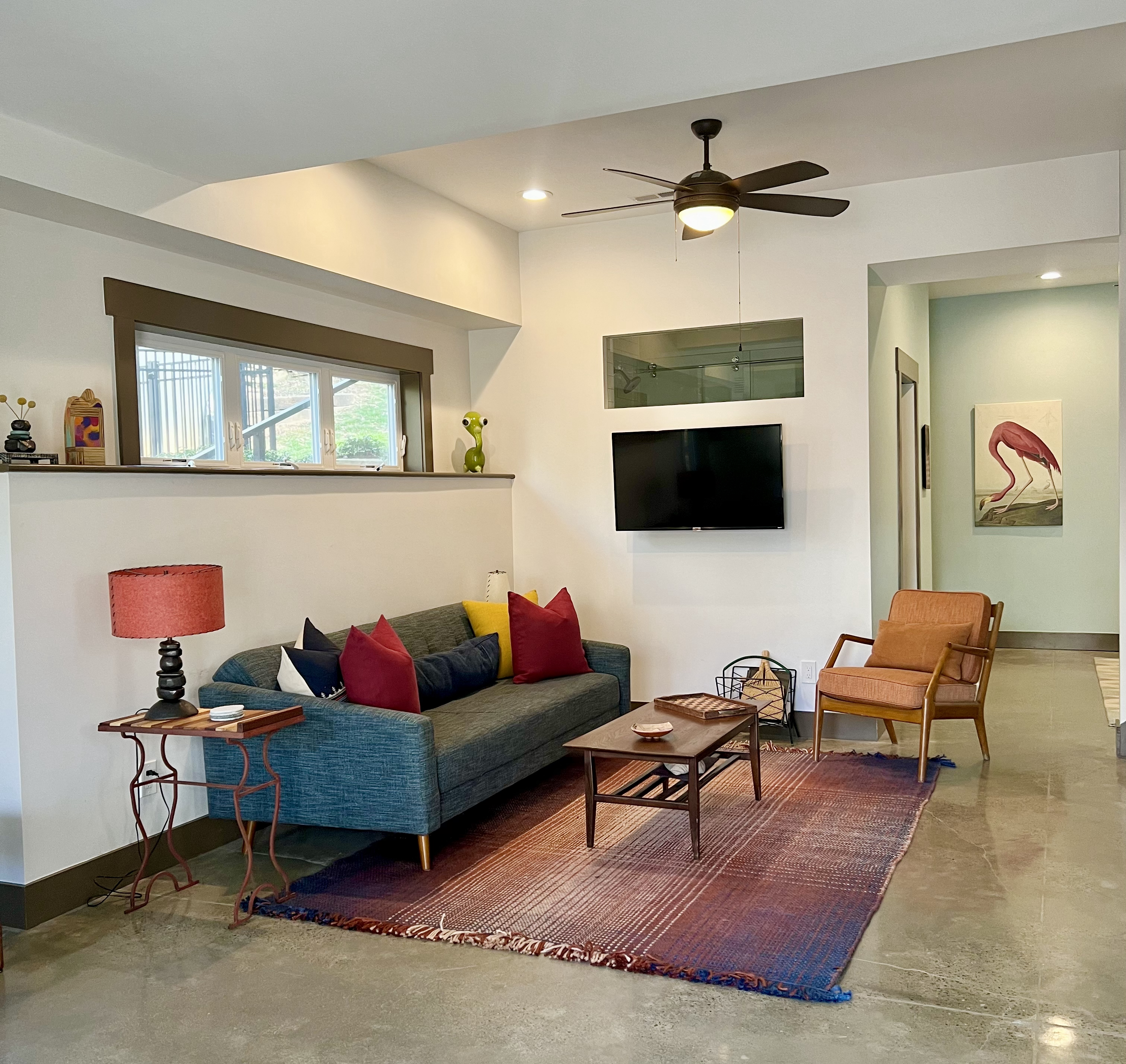 * VERY Comfortable Montford Apt. — Walk Downtown in 28801, Asheville