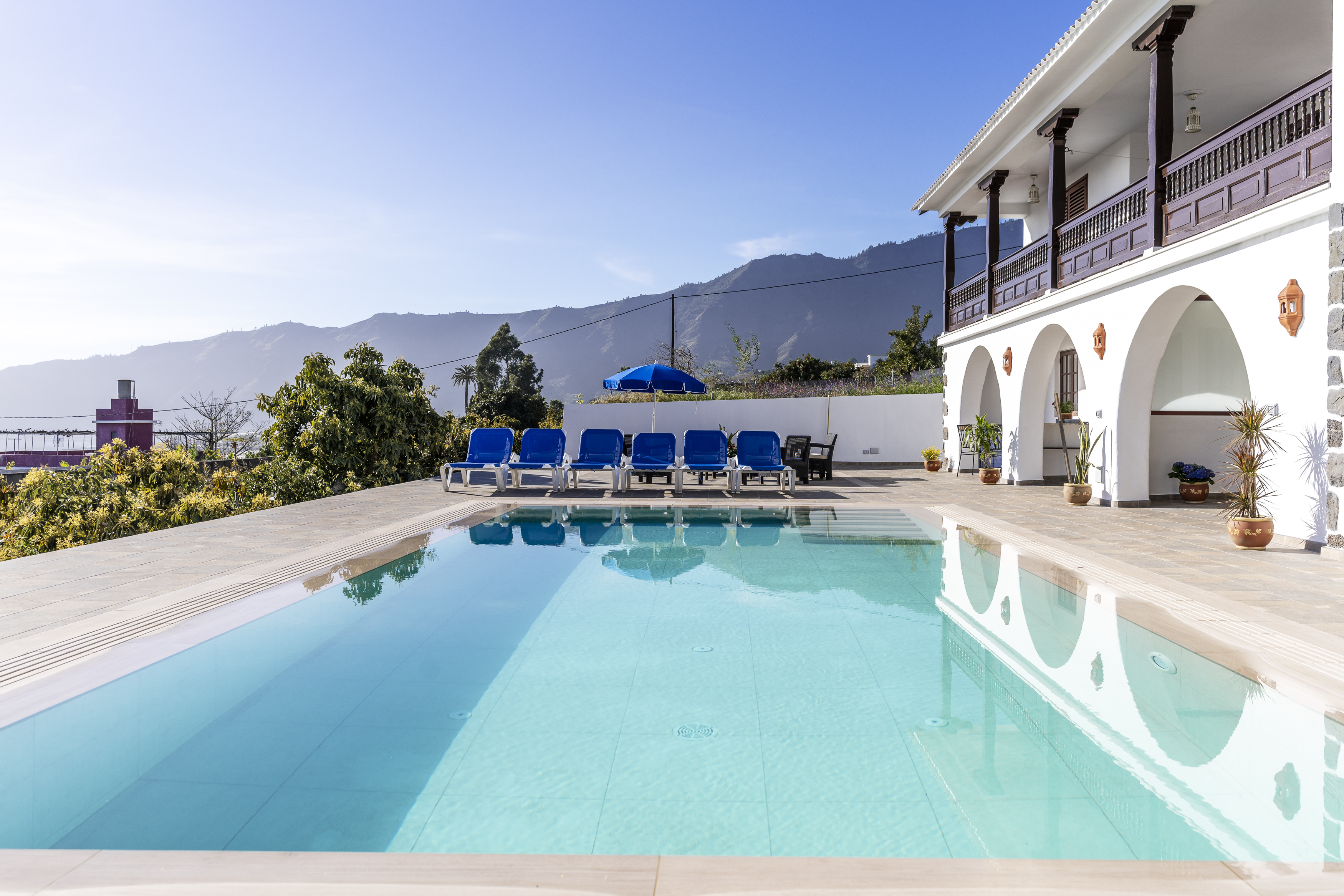 Villa Rosa 2 with spectacular views and pool