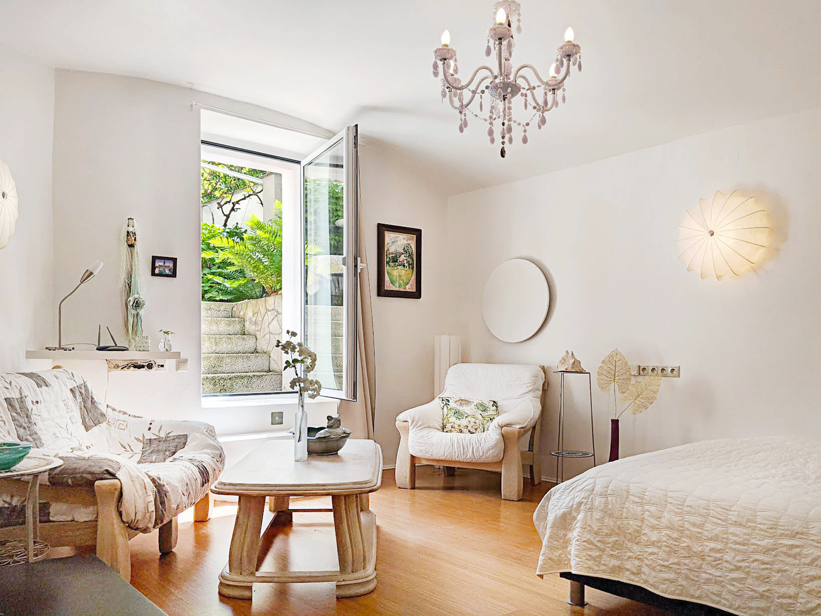 Adorable Apt with own space in the Courtyard ♡