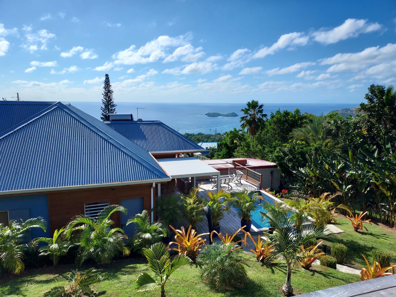 Luxurious house facing Pigeon Island & its turtles