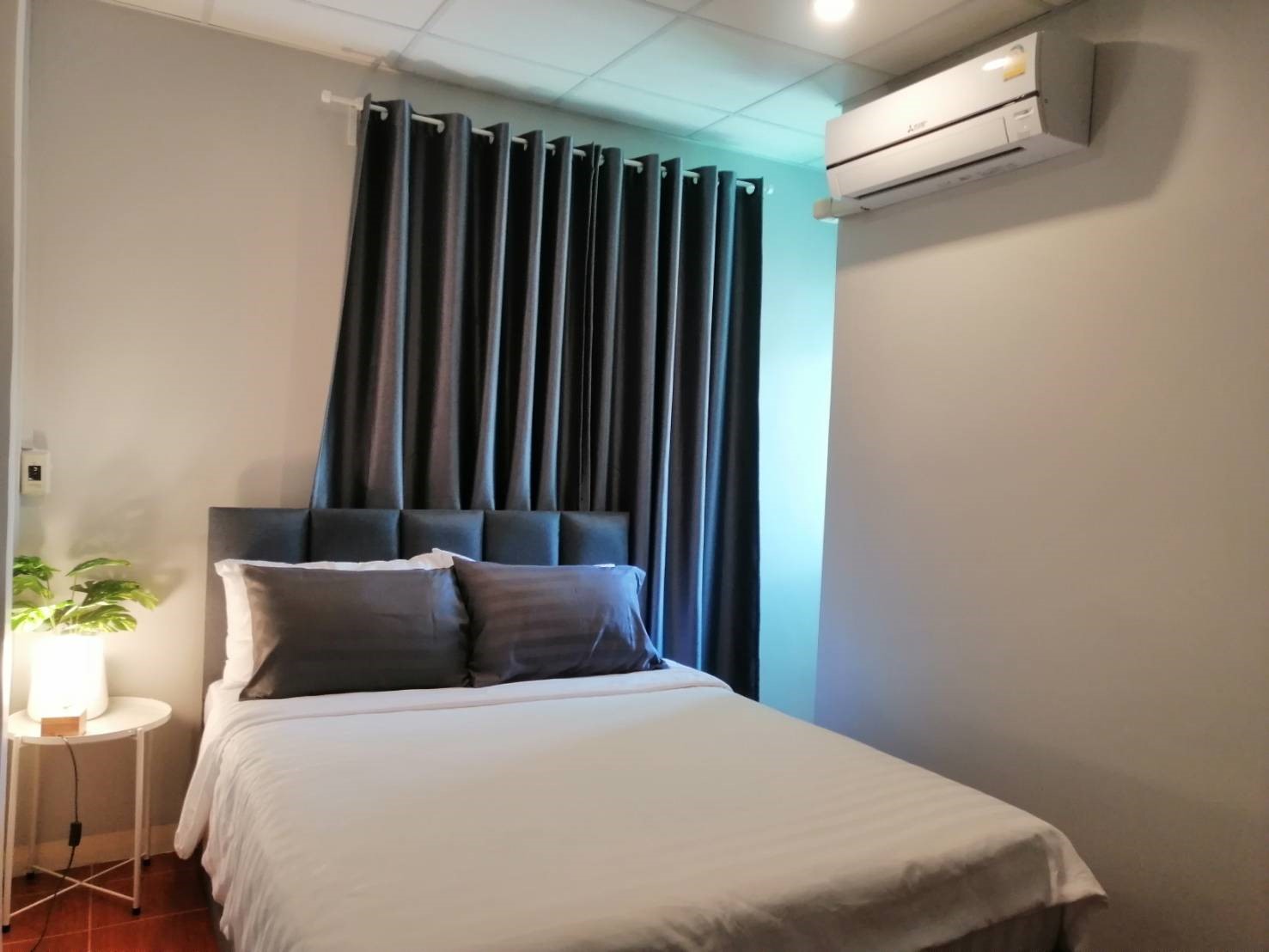 Cozy Tiny Room - Wat Pho