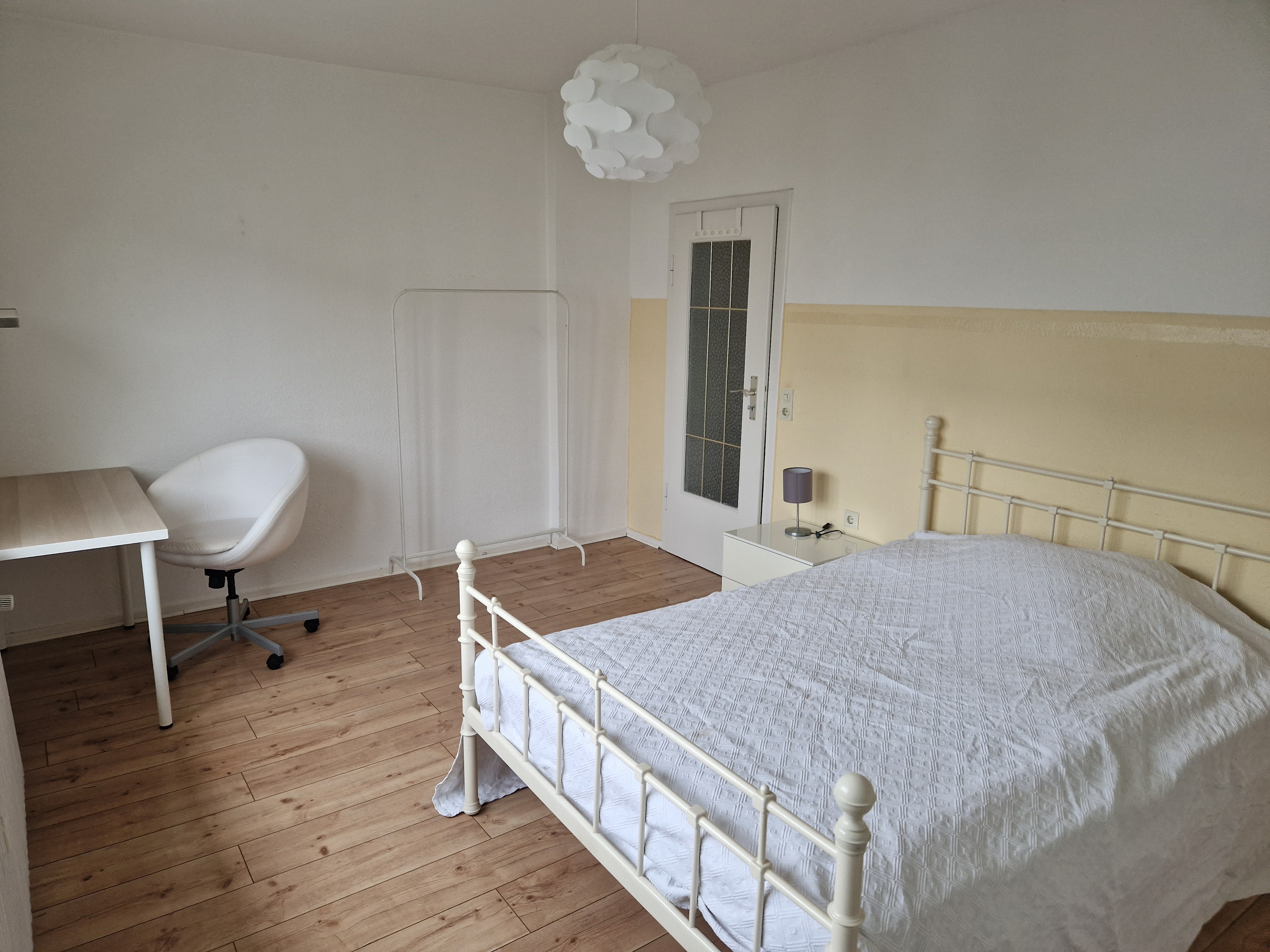 Bright room with workspace!