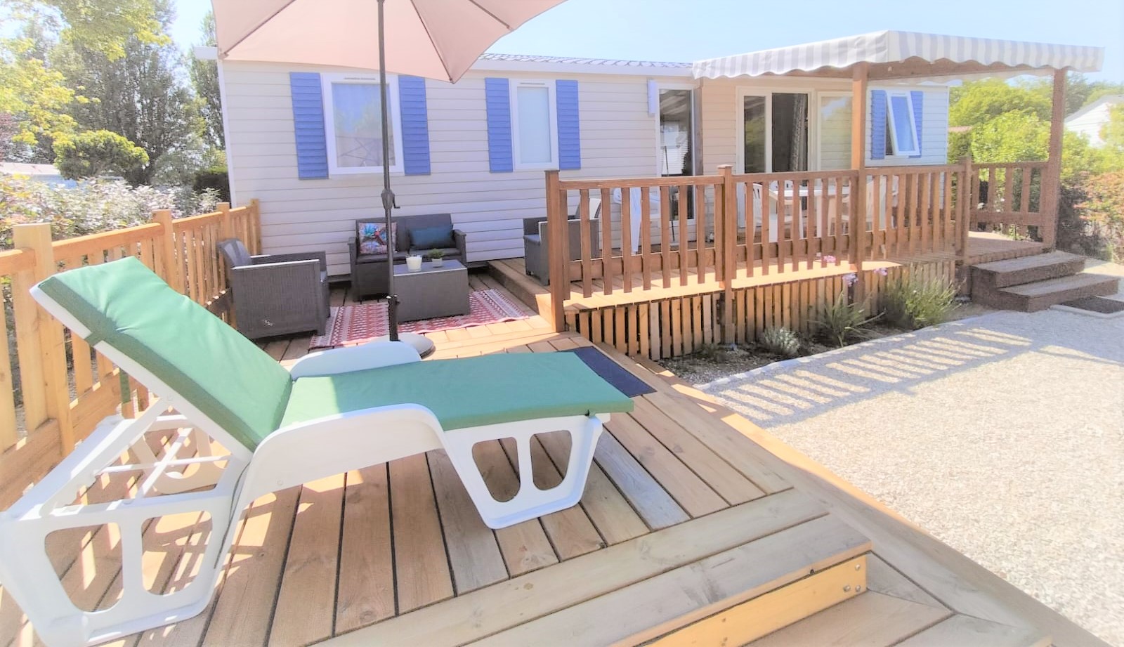 Coquillages & Crustaceans: Heated swimming pool & Beach
