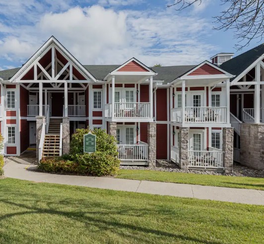 Pet friendly Suite in Oro by Sage Homes (2011)