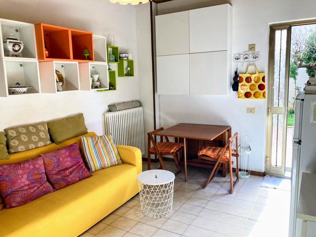 Sirolo-Apartment with garden