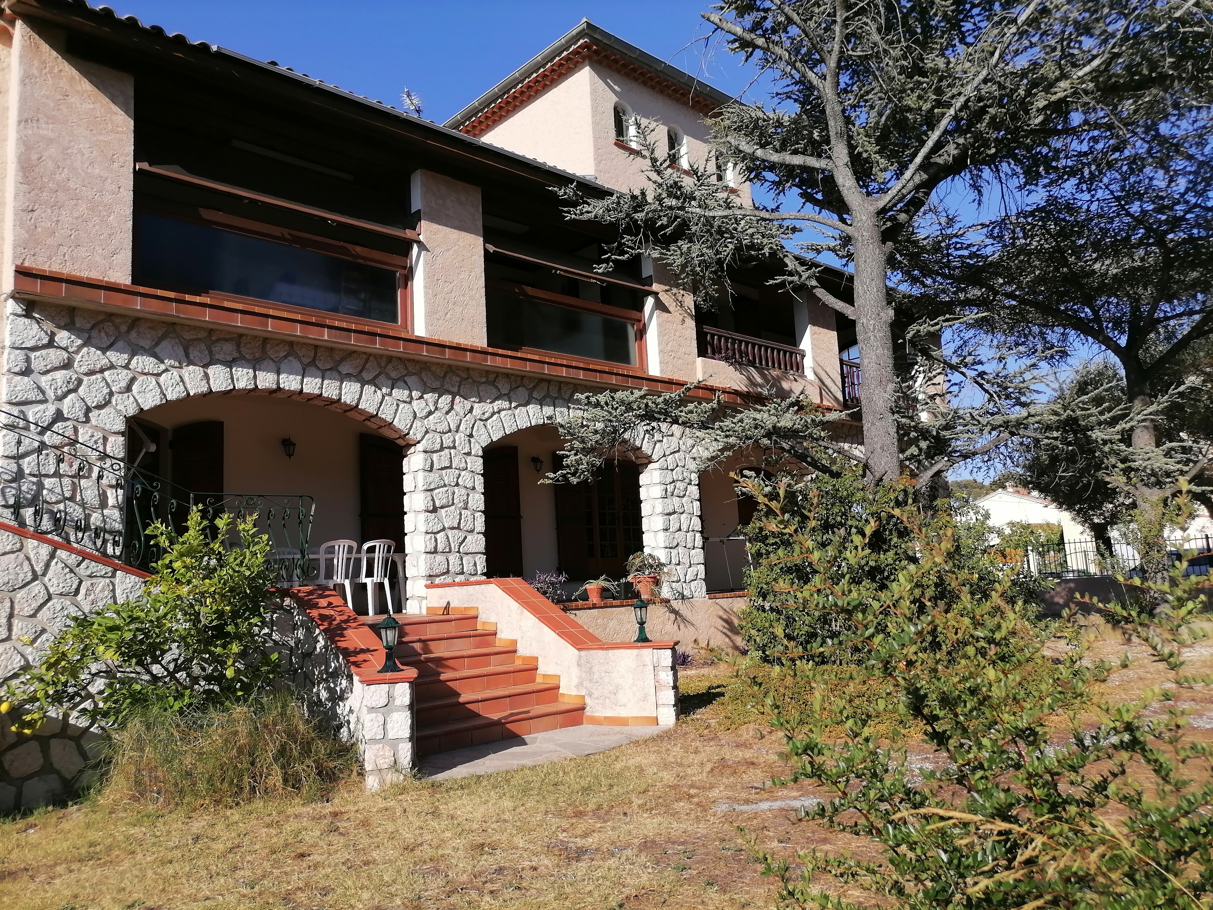 Beautiful apartment on the ground floor of a villa