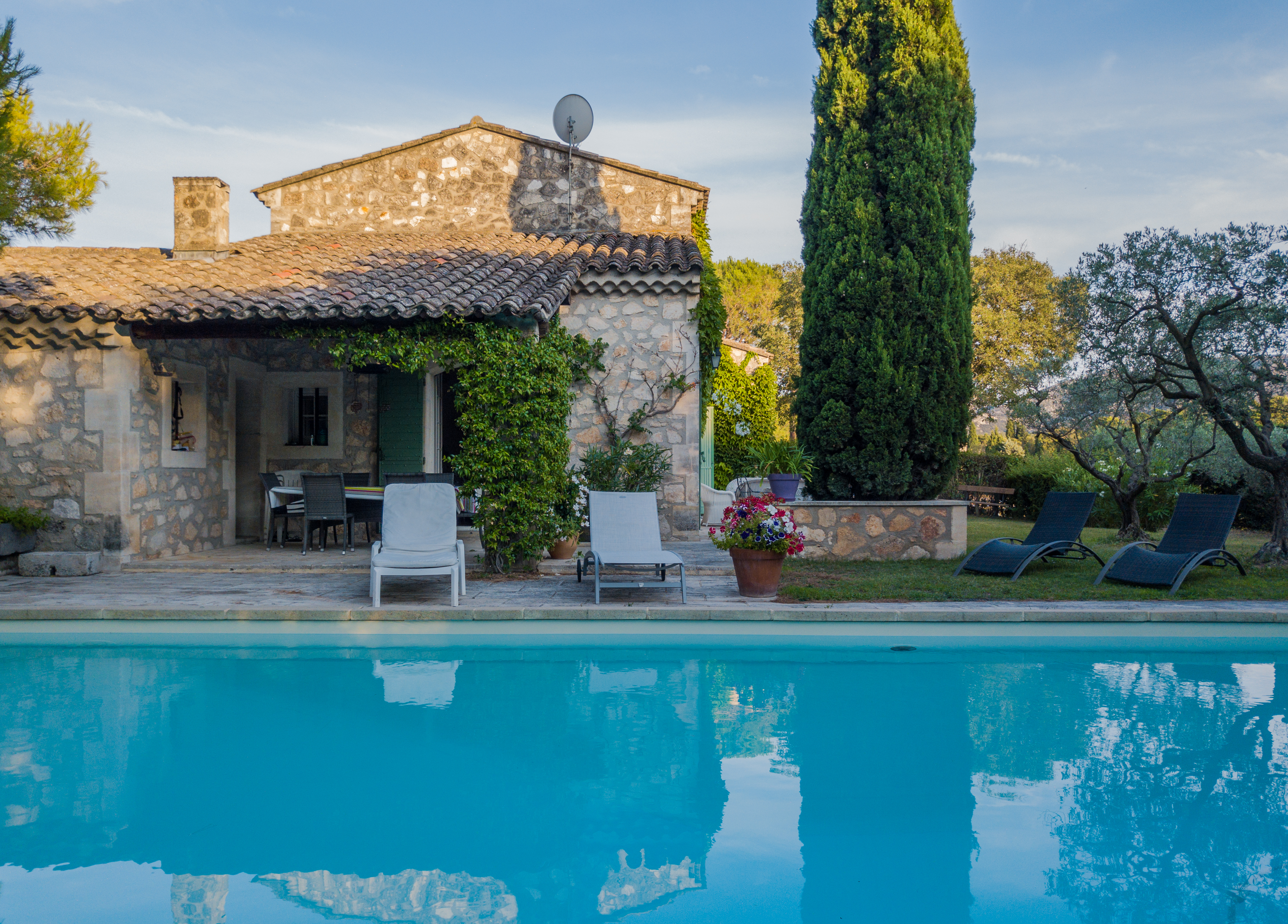 Picturesque Provence home with pool in Eygalieres