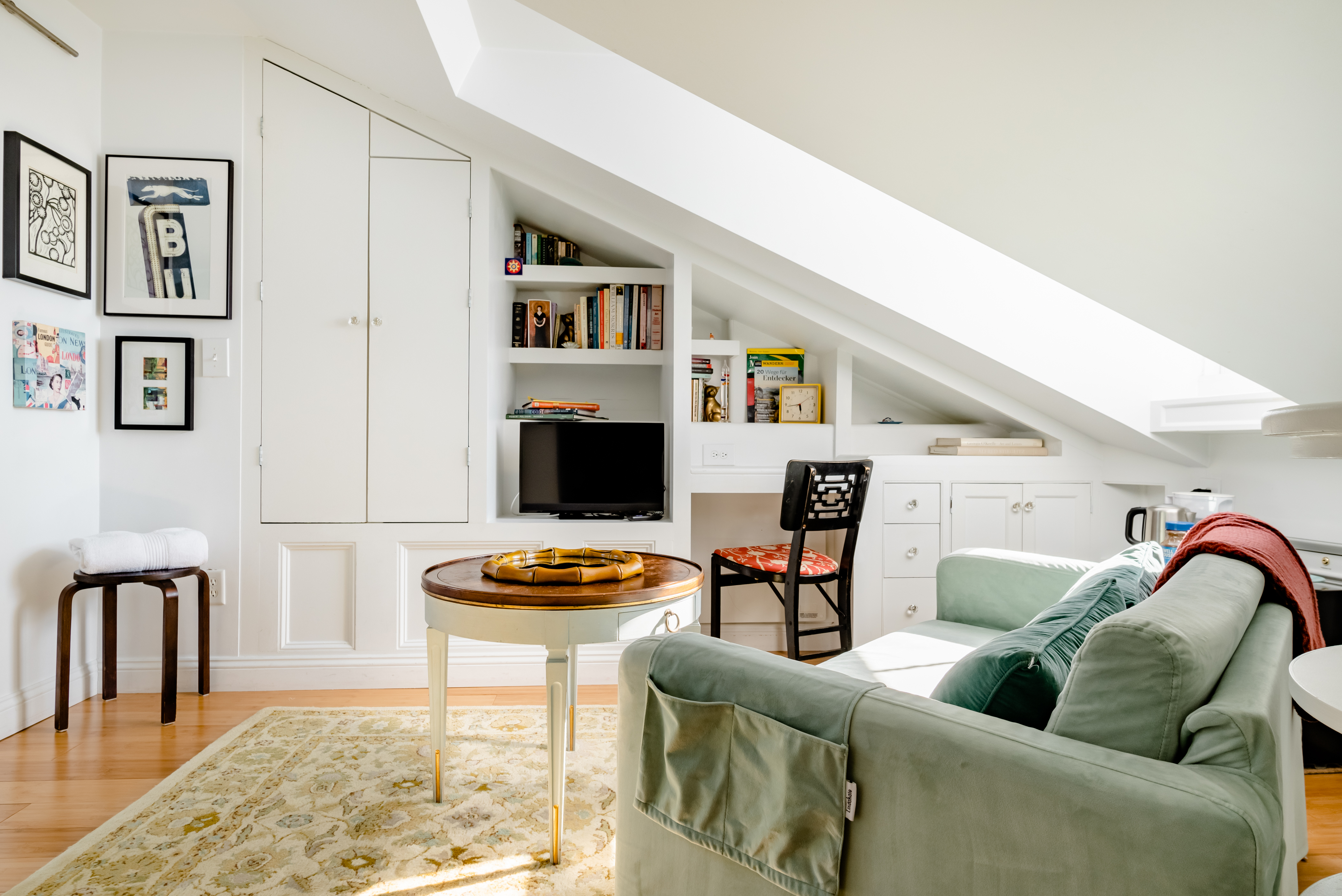 Charming penthouse suite by T