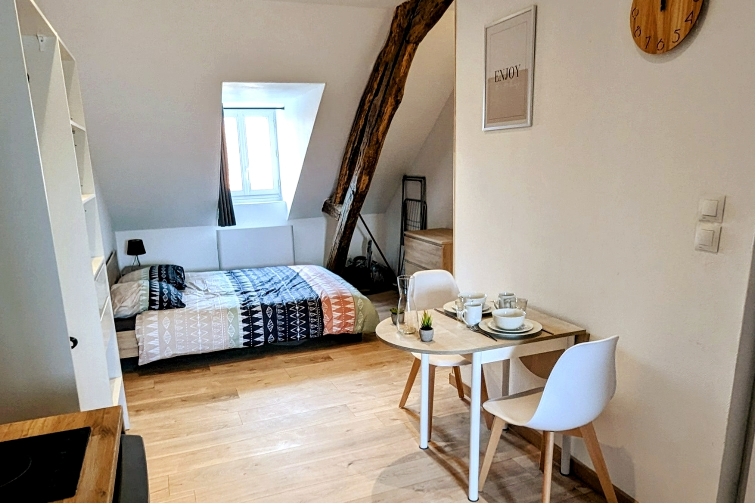 Fully-equipped studio near the center
