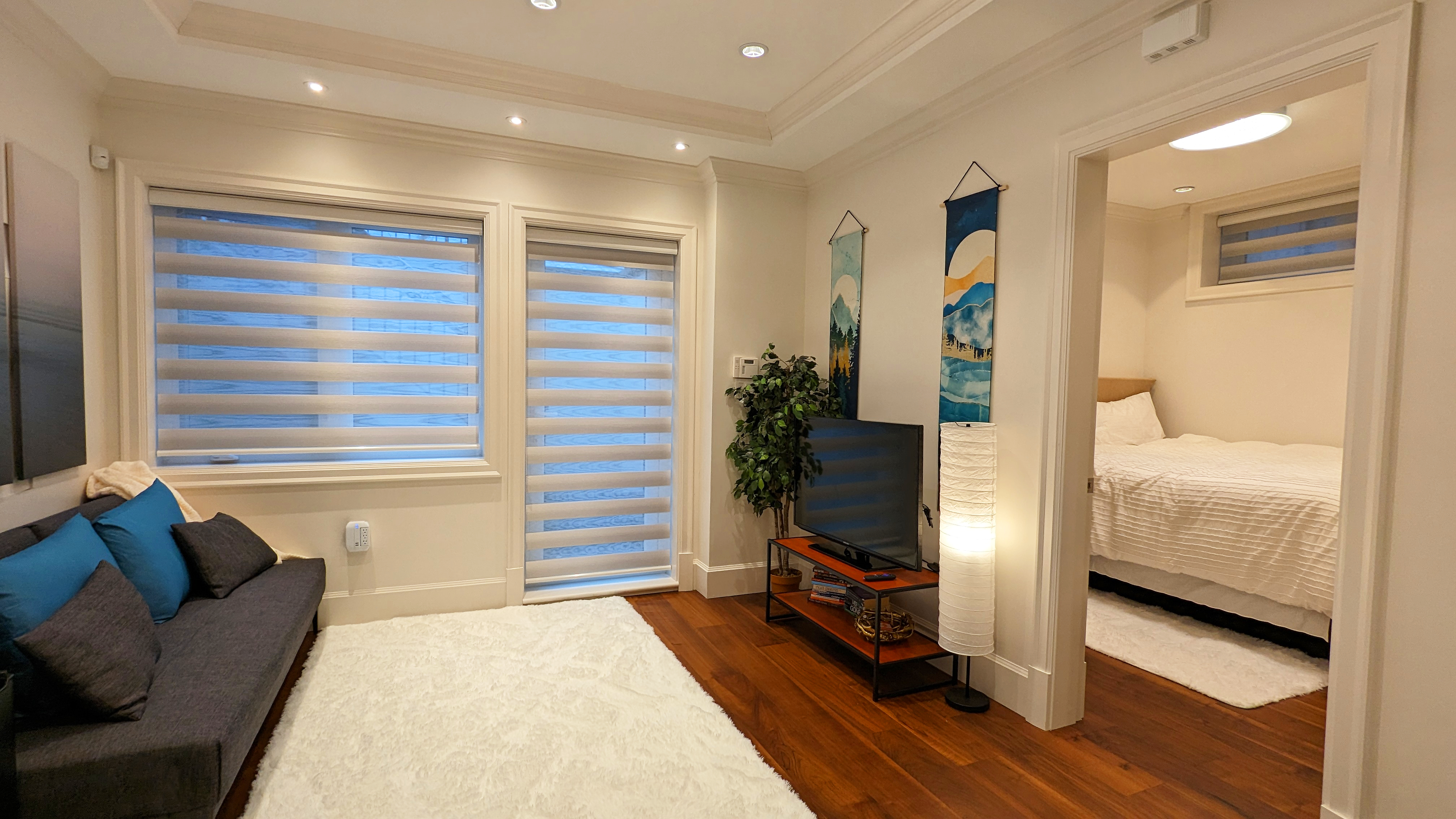Modern Private Suite• Central to UBC/Downtown/YVR