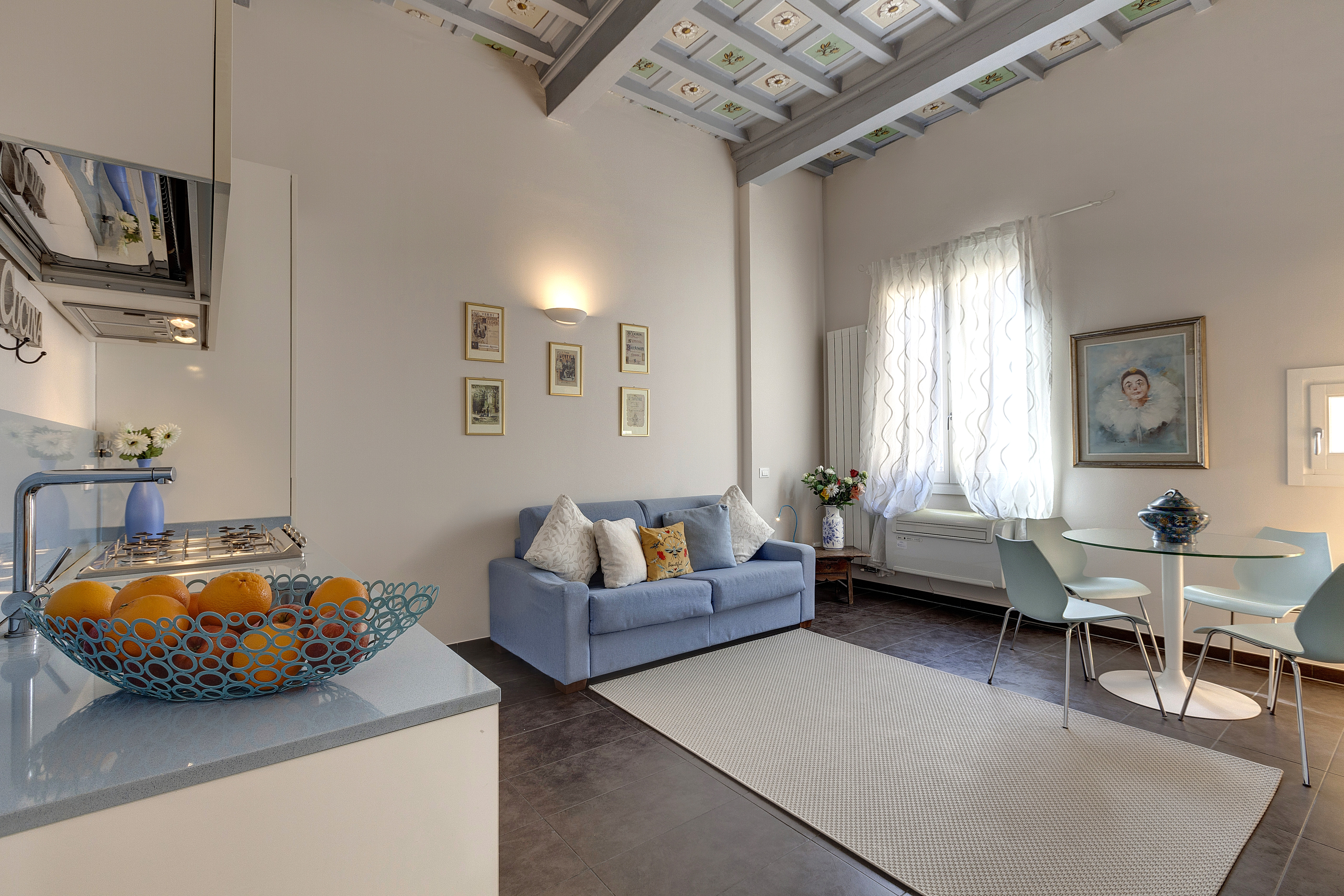 Blue Sky Suite, 1 bedroom, front Medici Chapel in Centro Storico, Florence