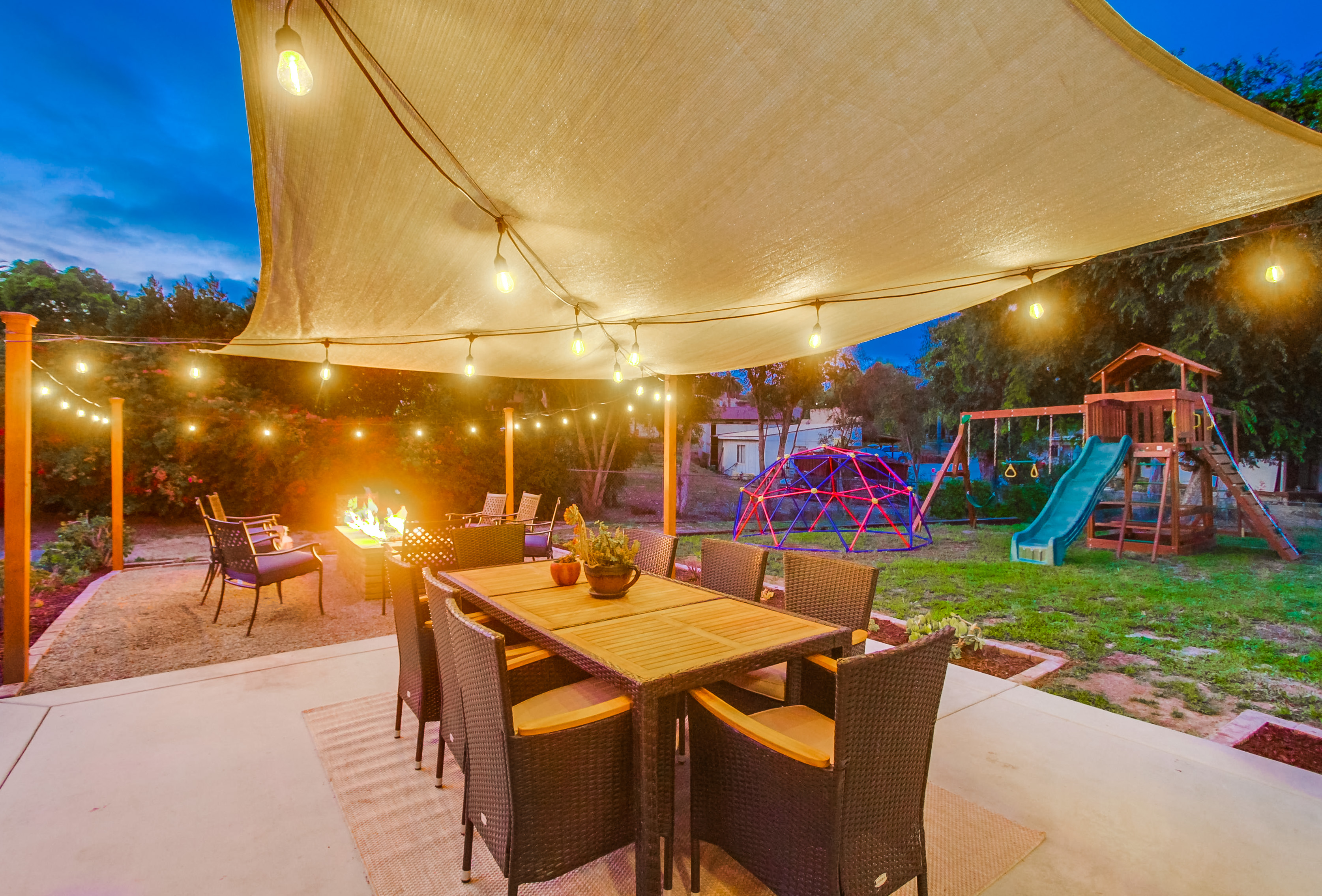 Family Haven Near Legoland w Playground Game room Houses for