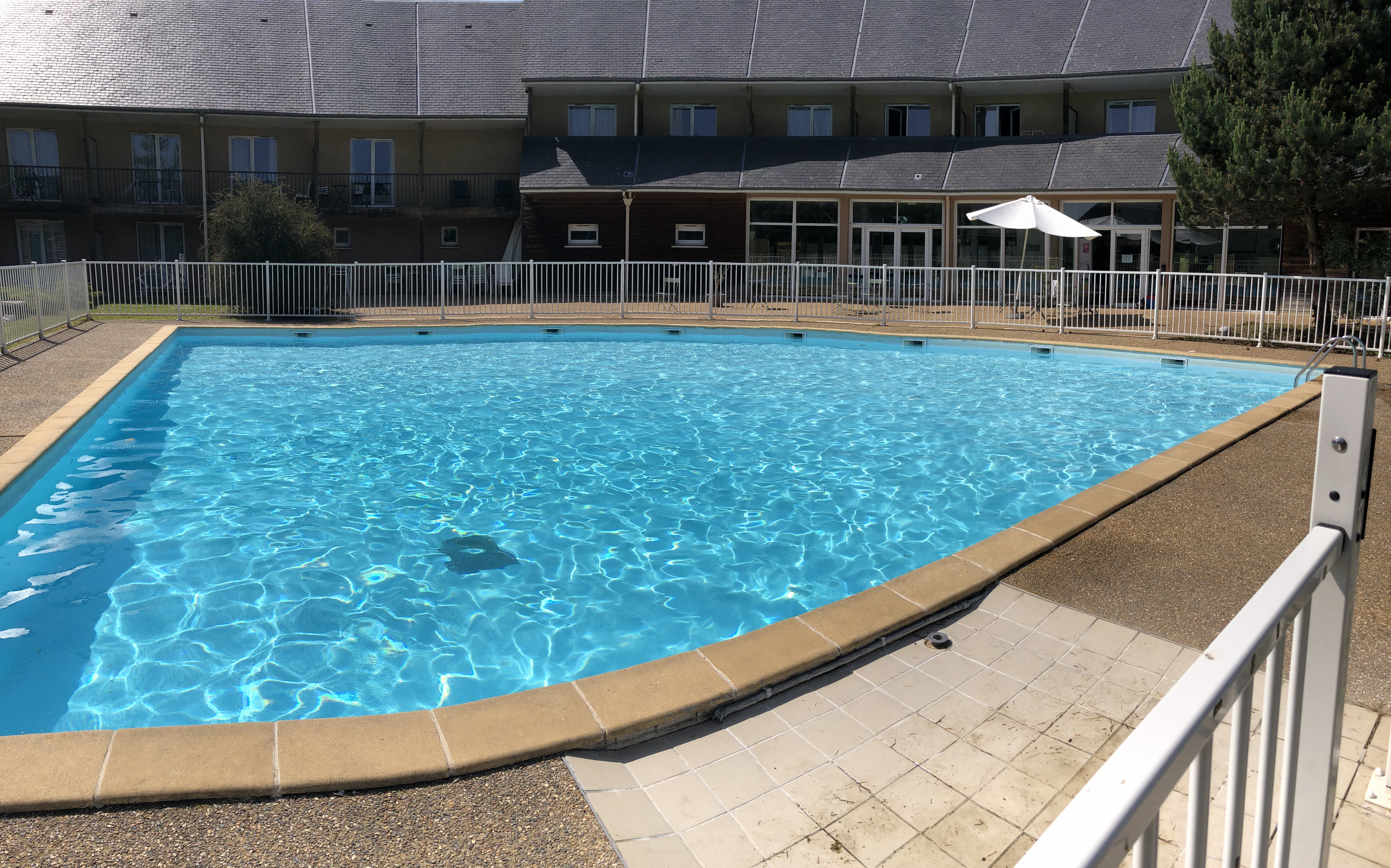 2 room Honfleur pool