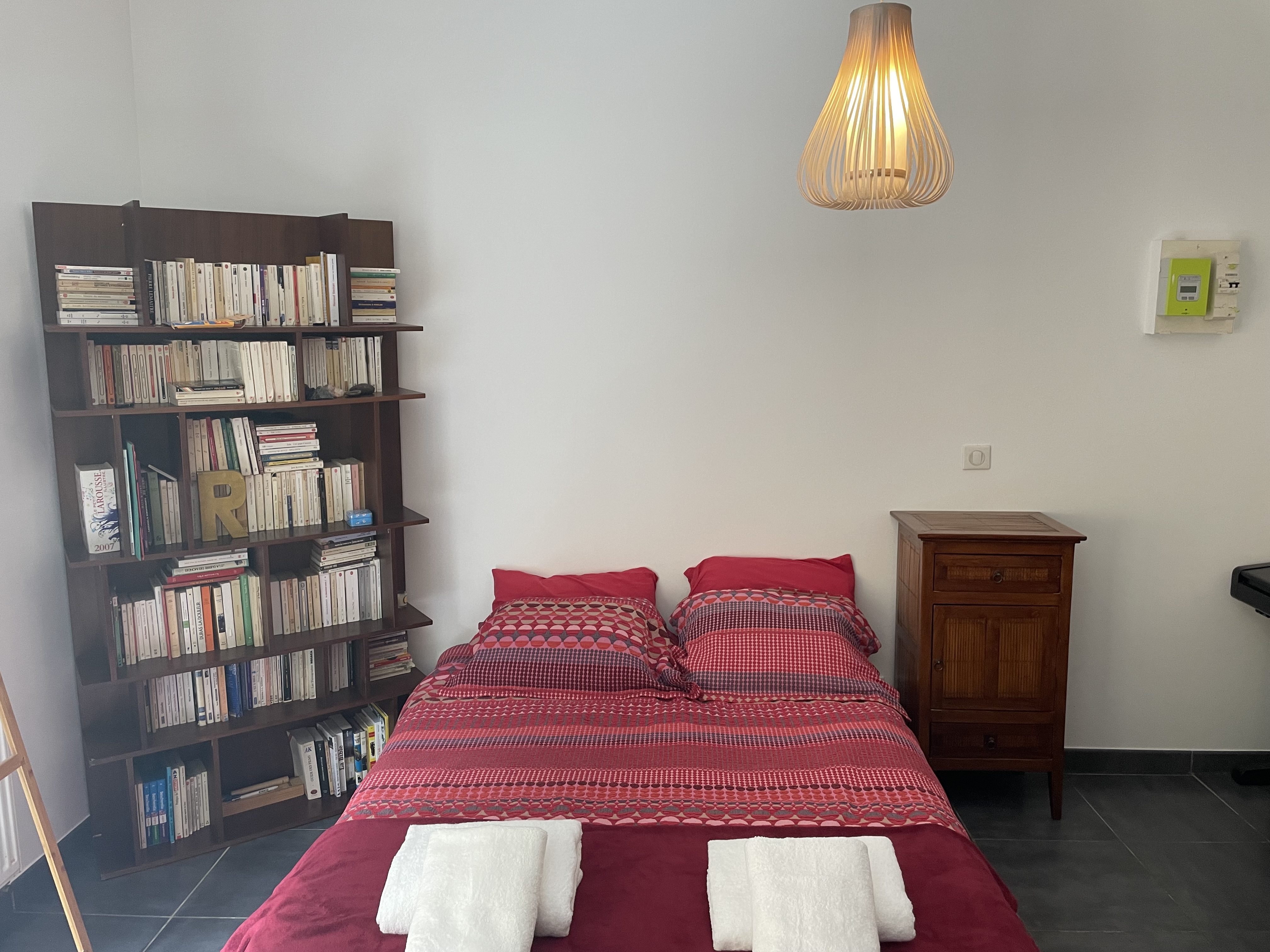 Grande chambre au calme aux portes de Paris