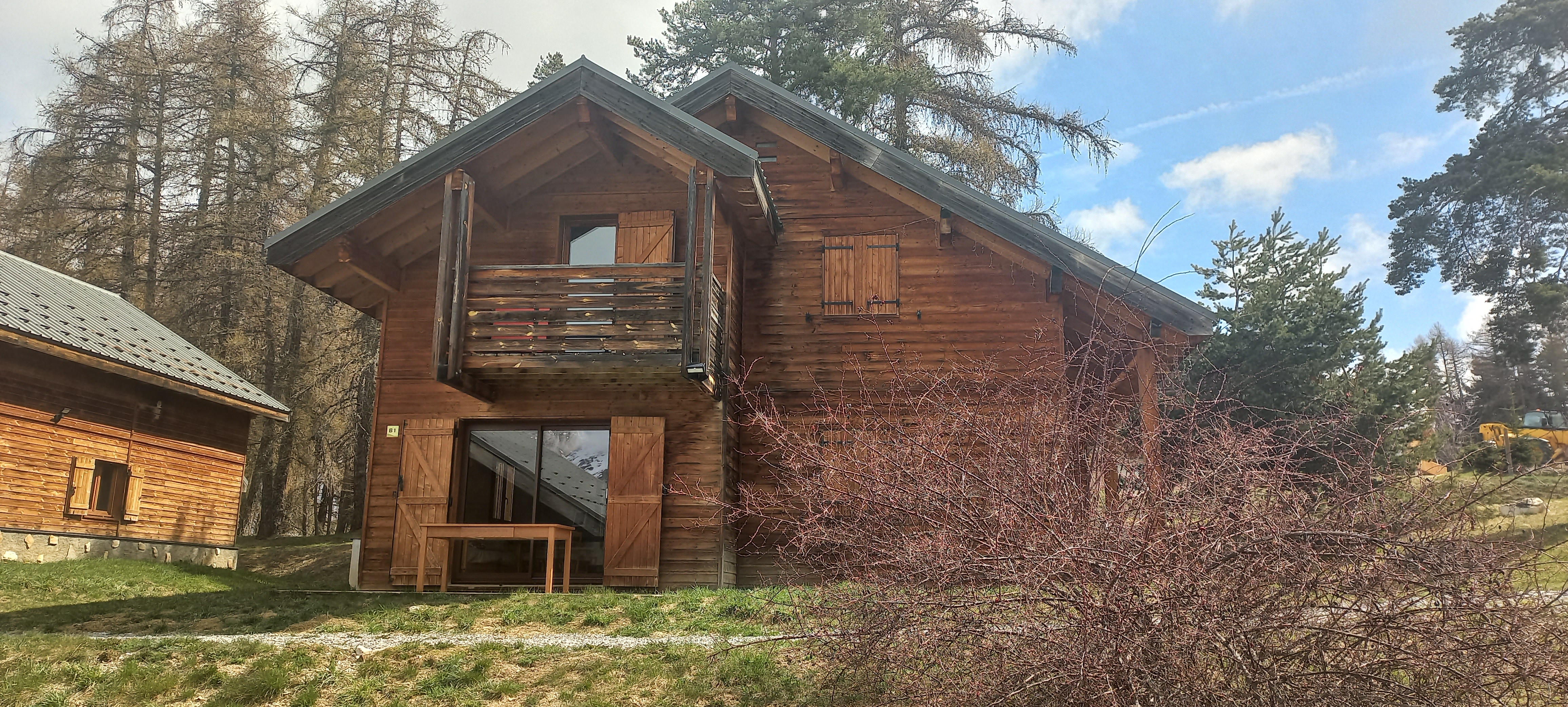 Demi-chalet à la Joue du Loup