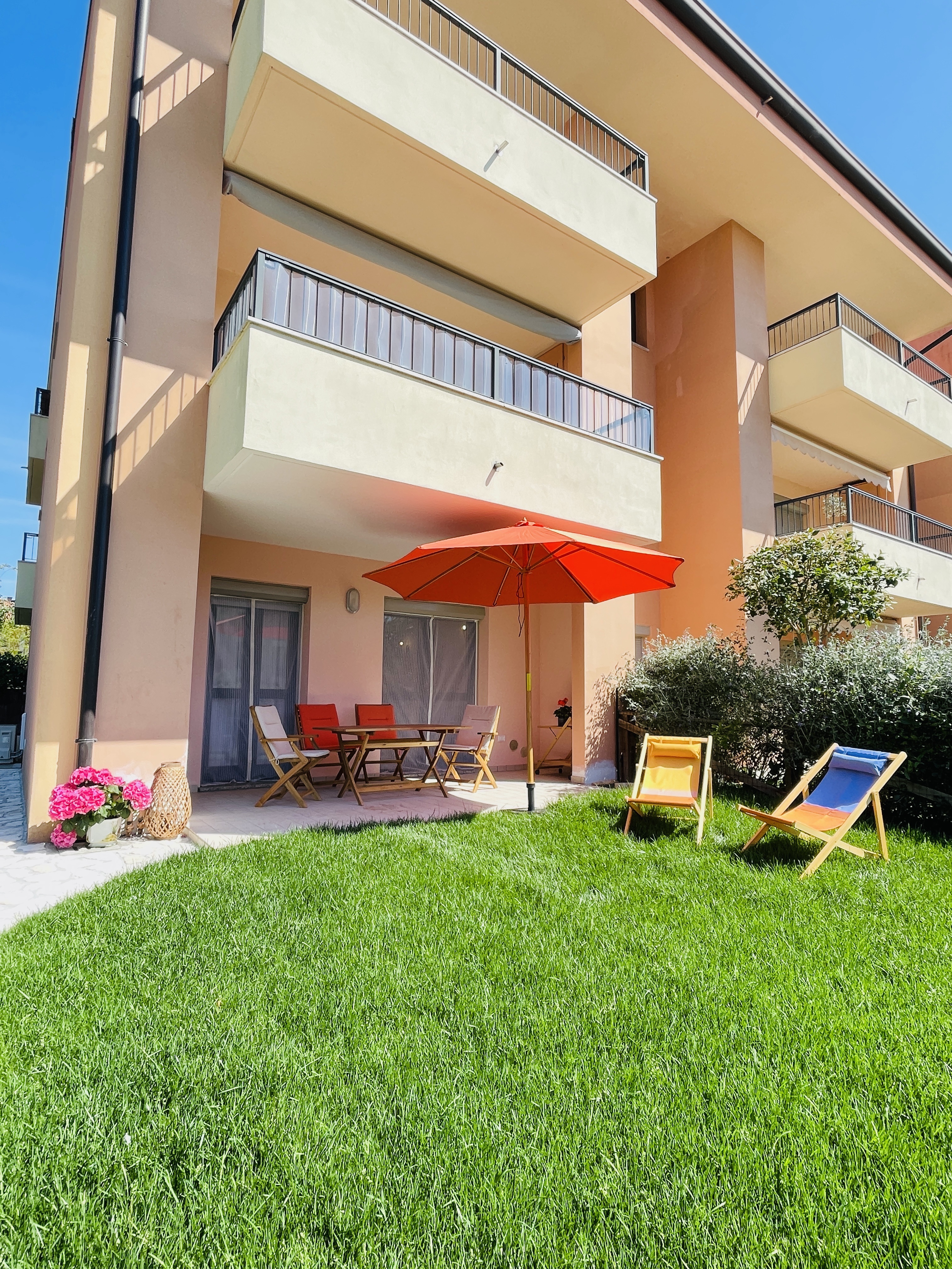 Grado apartment with cute garden