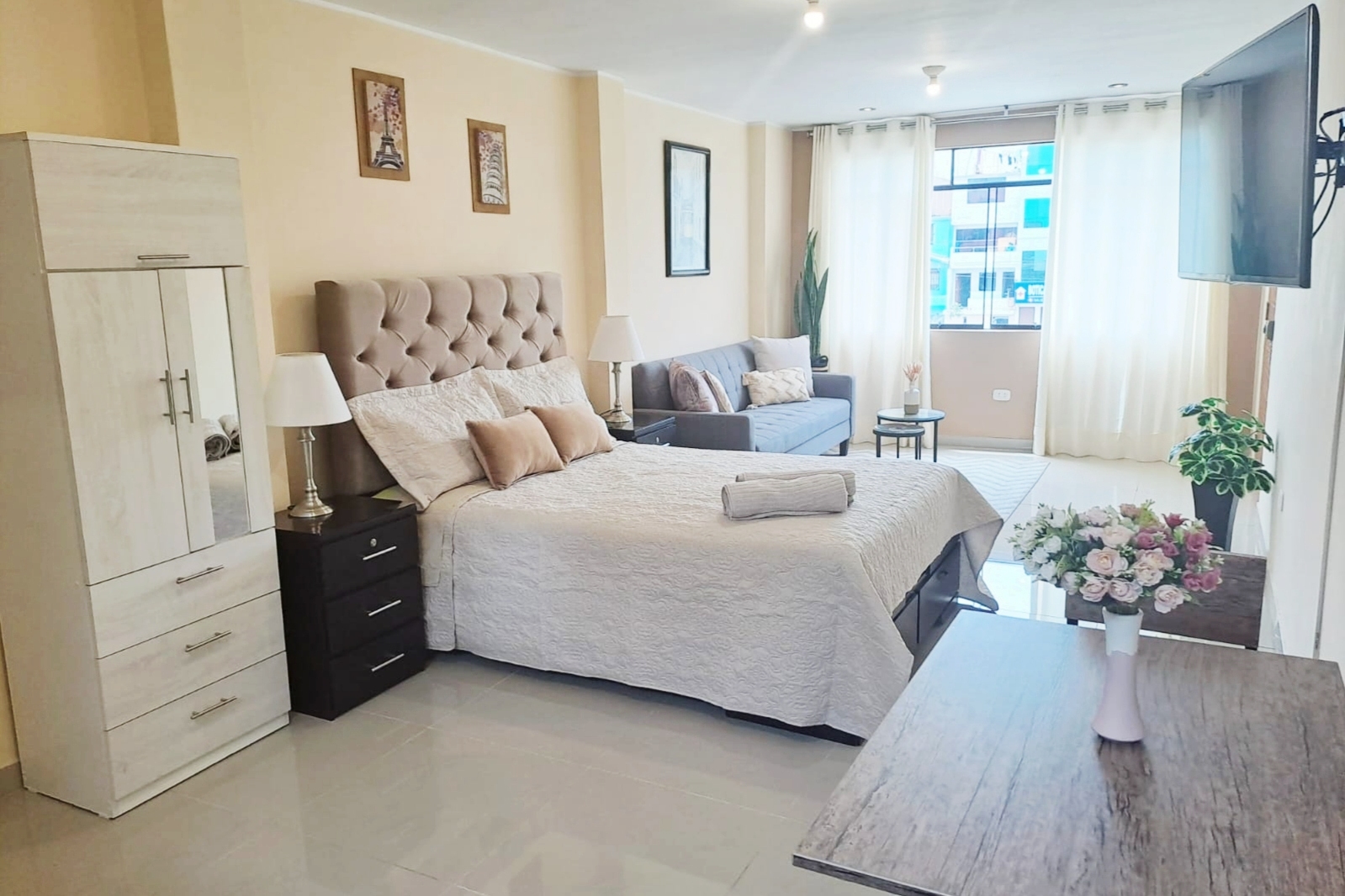 Charming private room 10 minutes away from ARPTO-Lima