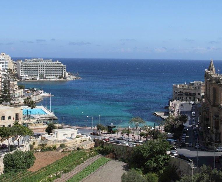 1 Bedrm Apt Seaview Balluta Bay
