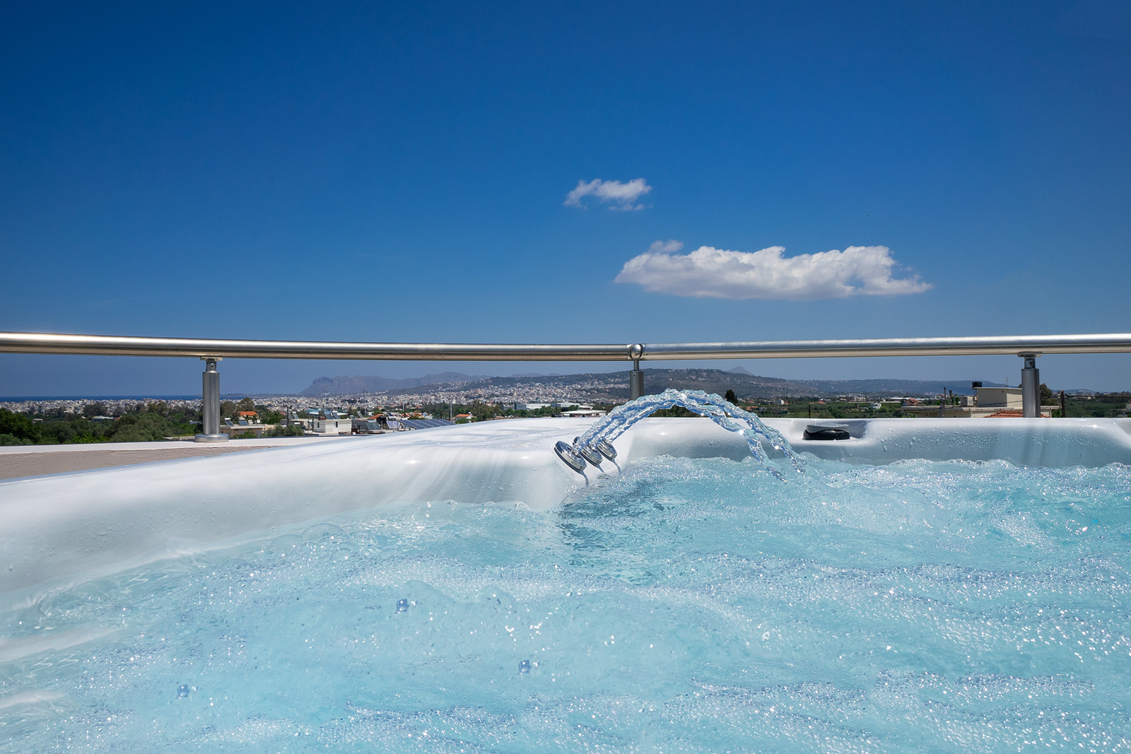 Slavena Suite, private heated Jacuzzi, penthouse