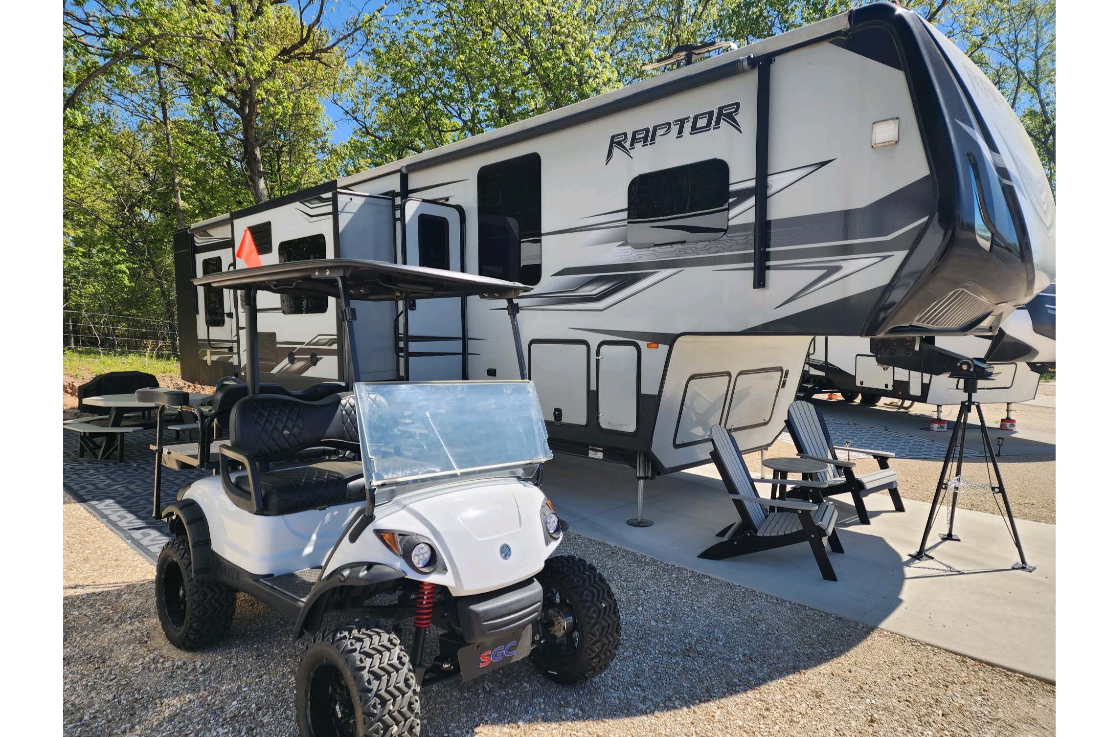 Very Roomy 48 ft Fifth Wheel