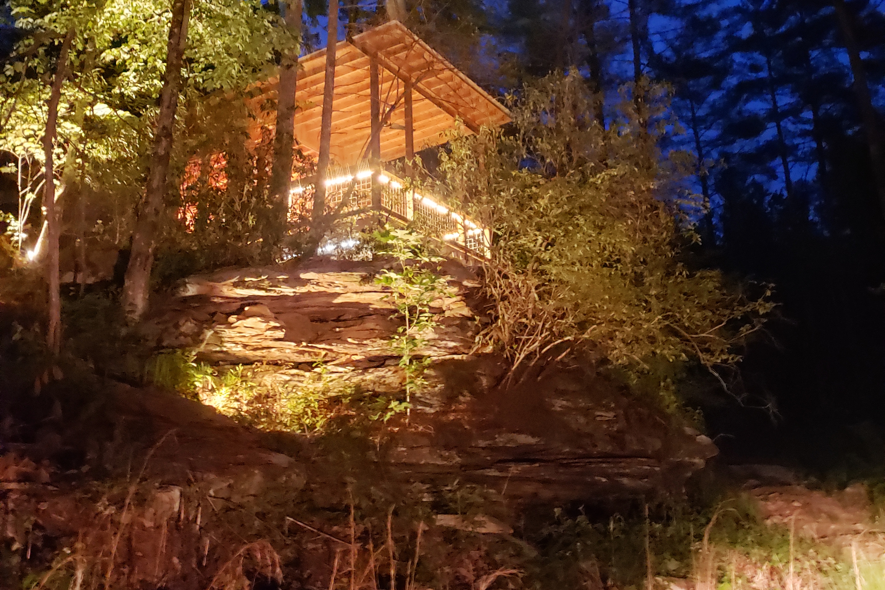 Cliff top cabin overlooking a beautiful creek