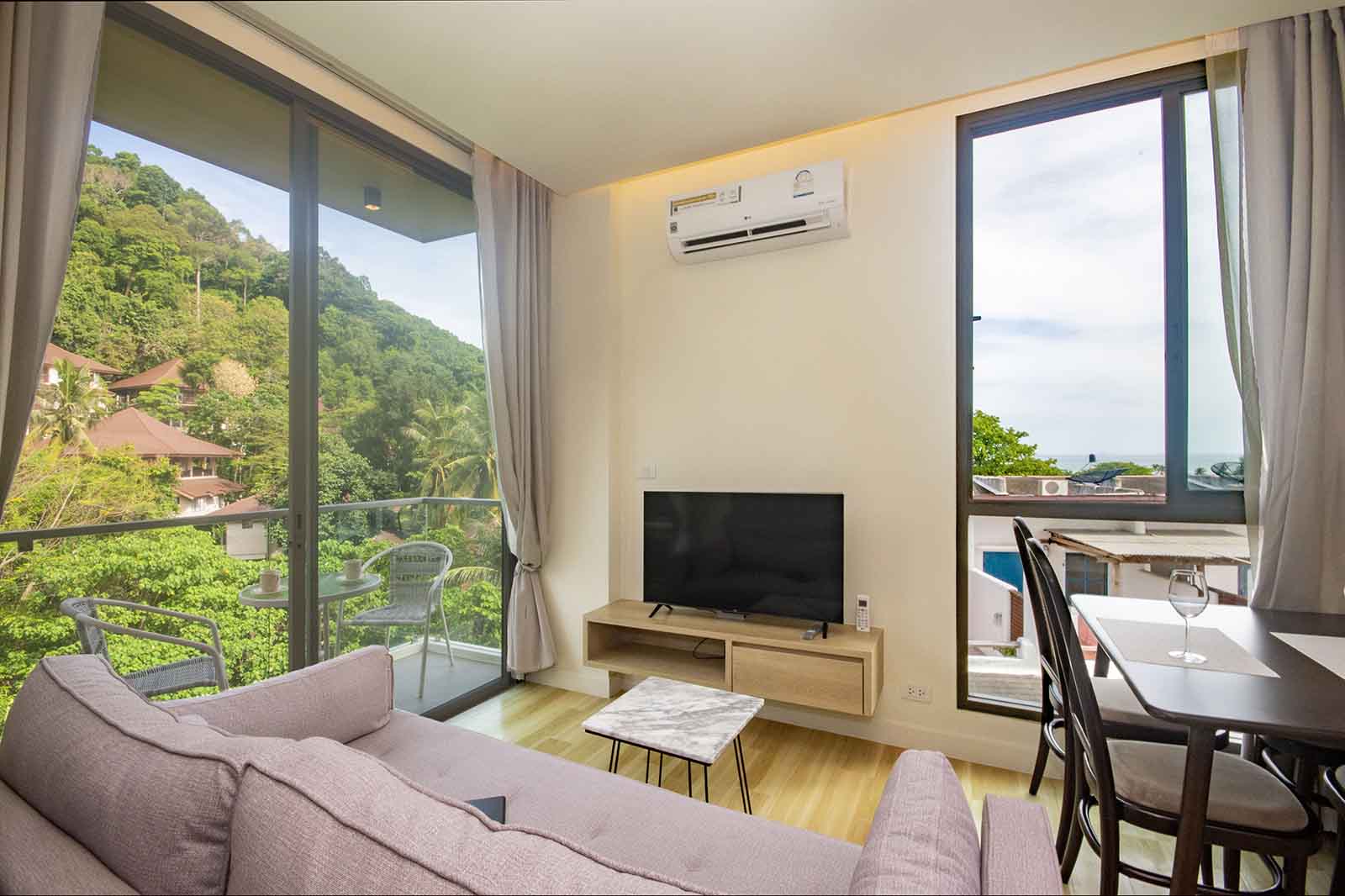 Comfy and Quiet with Sea Views