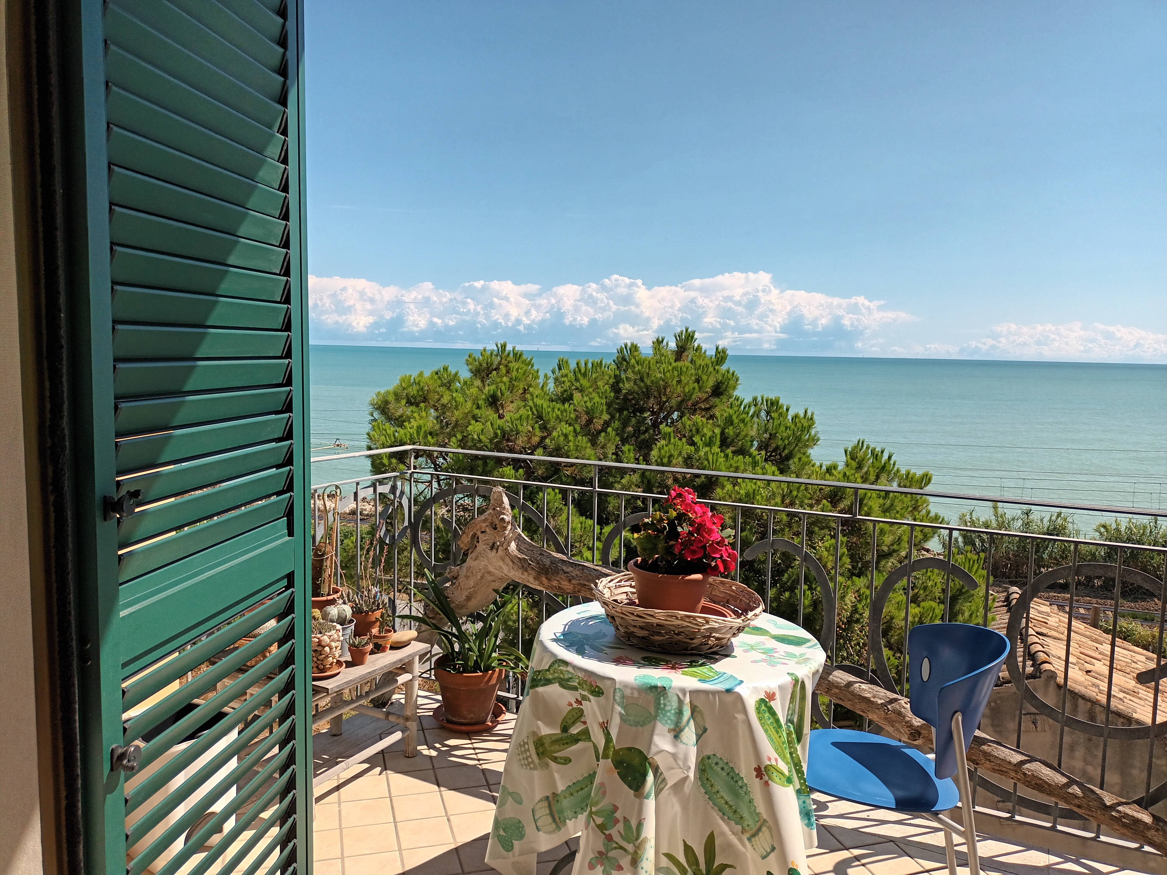 Charming sea view house